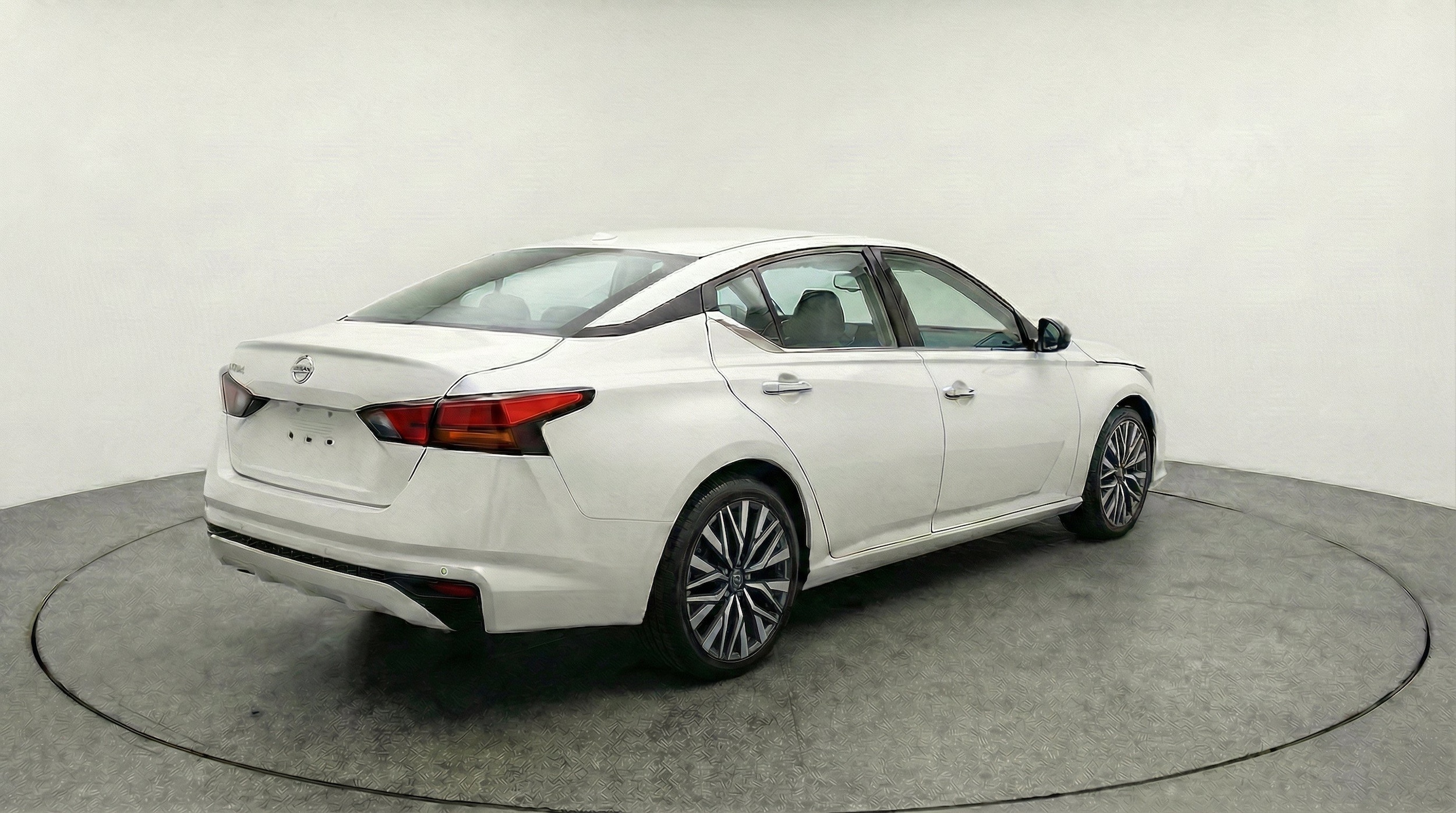 Thumbnail: 2025 Nissan Altima - 9