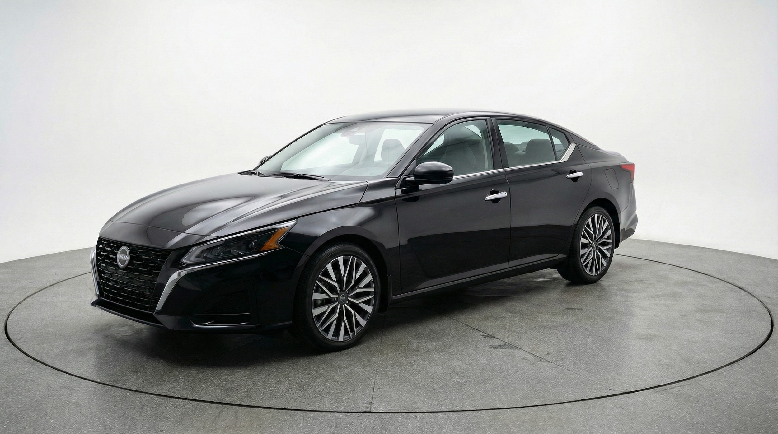 Thumbnail: 2025 Nissan Altima - 3