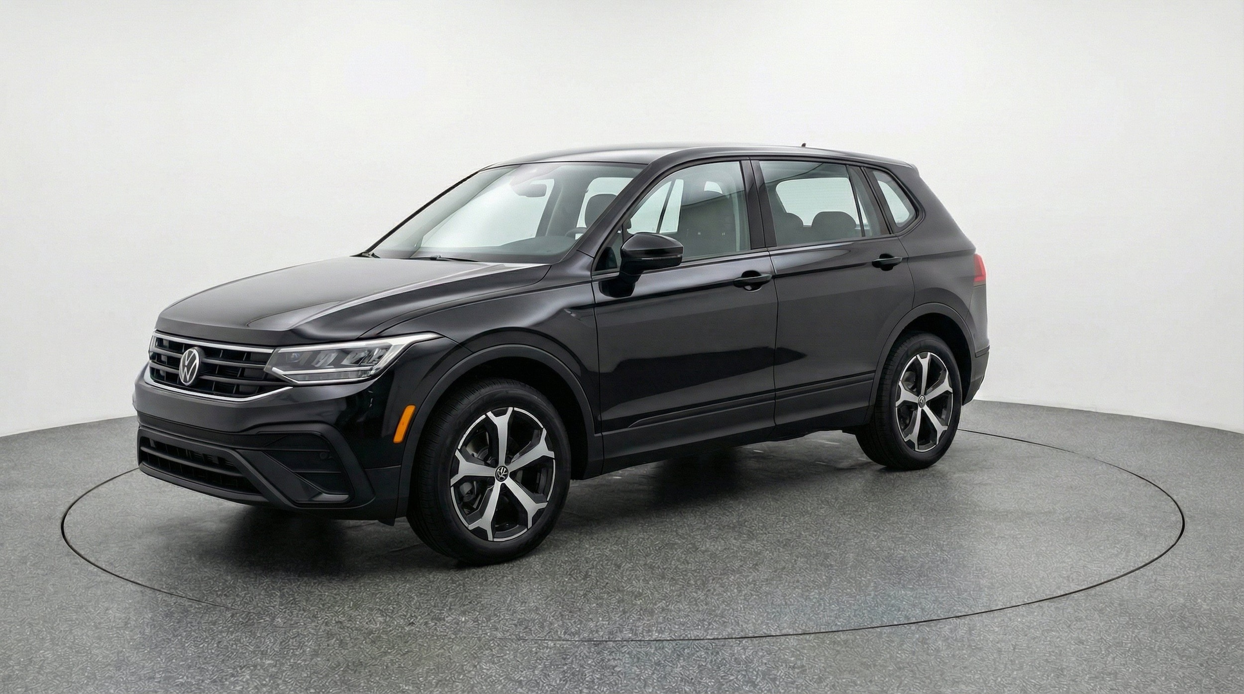 Thumbnail: 2026 Volkswagen Tiguan - 3