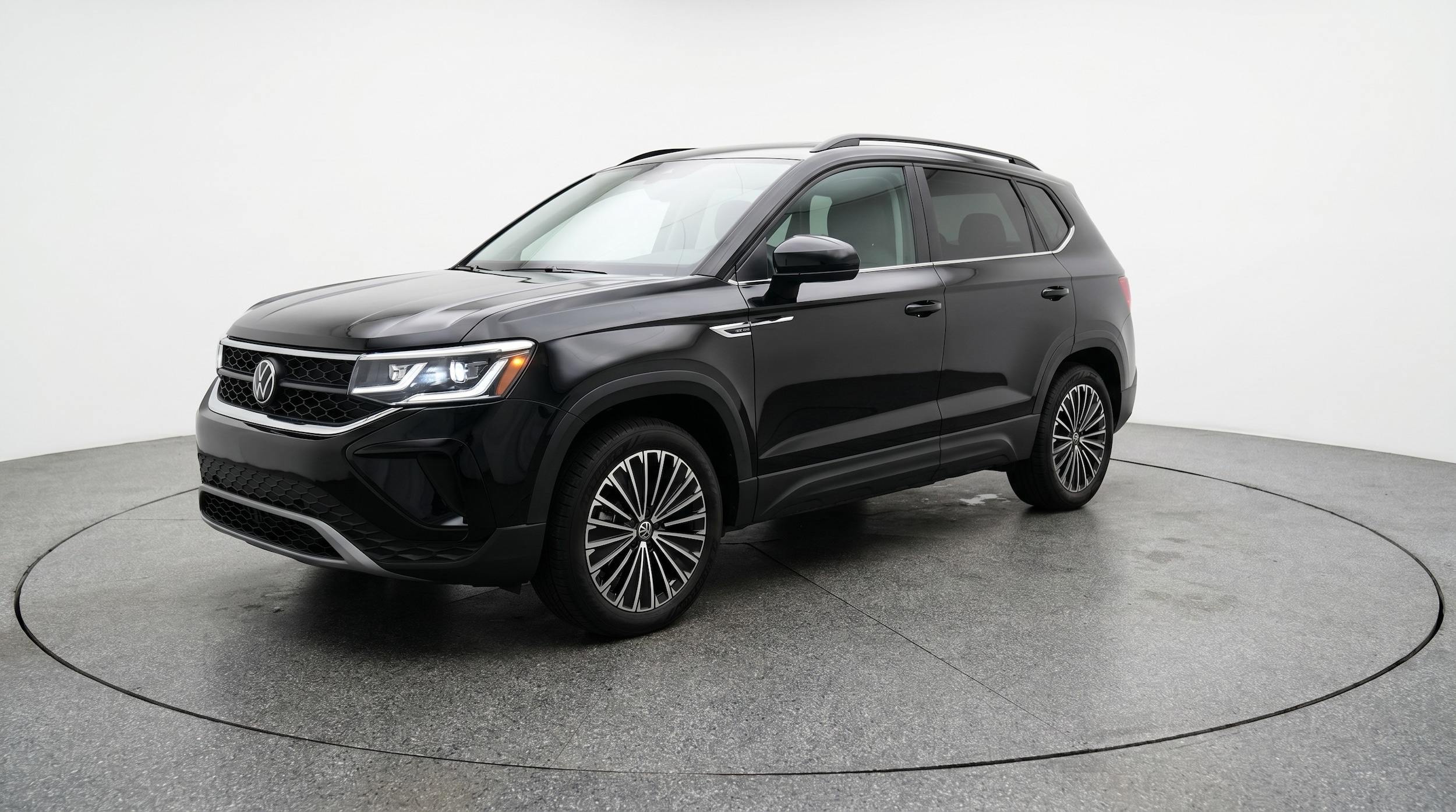 Thumbnail: 2025 Volkswagen Taos - 3