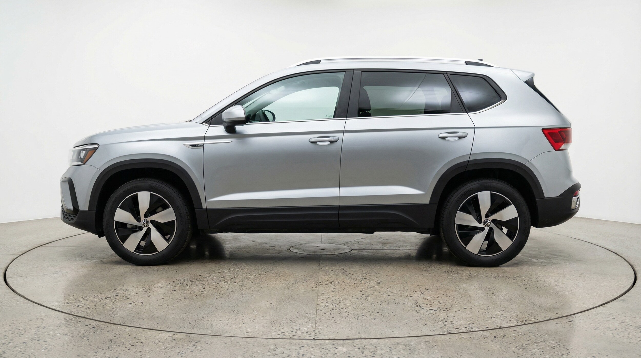 Thumbnail: 2025 Volkswagen Taos - 4