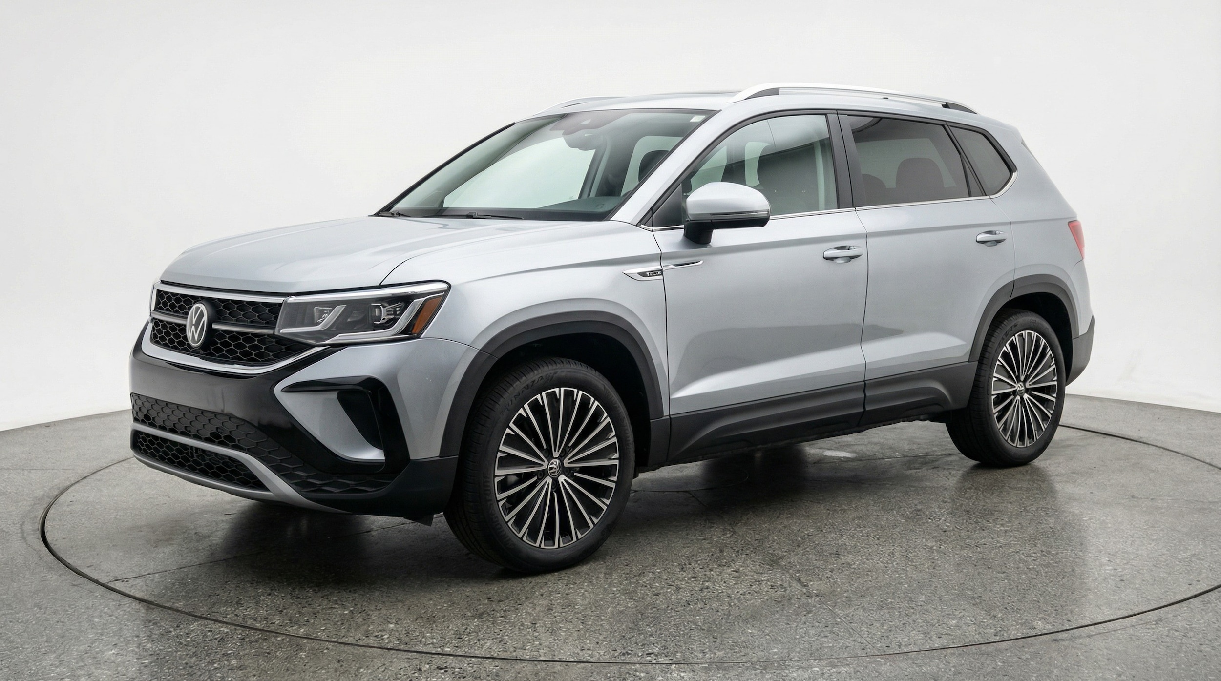 Thumbnail: 2025 Volkswagen Taos - 3