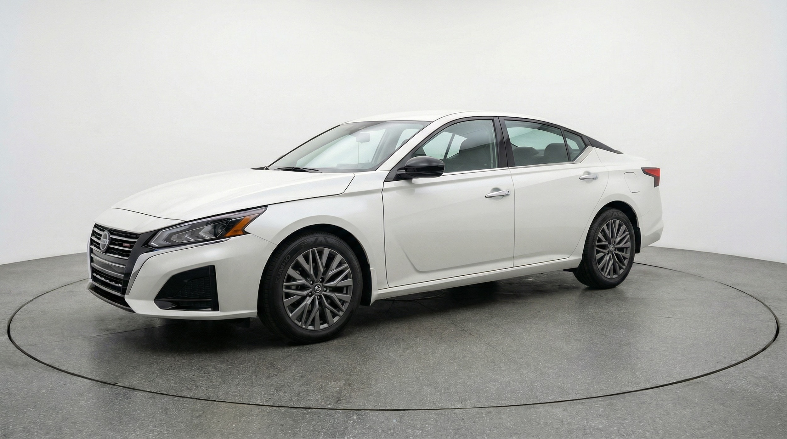 Thumbnail: 2025 Nissan Altima - 3