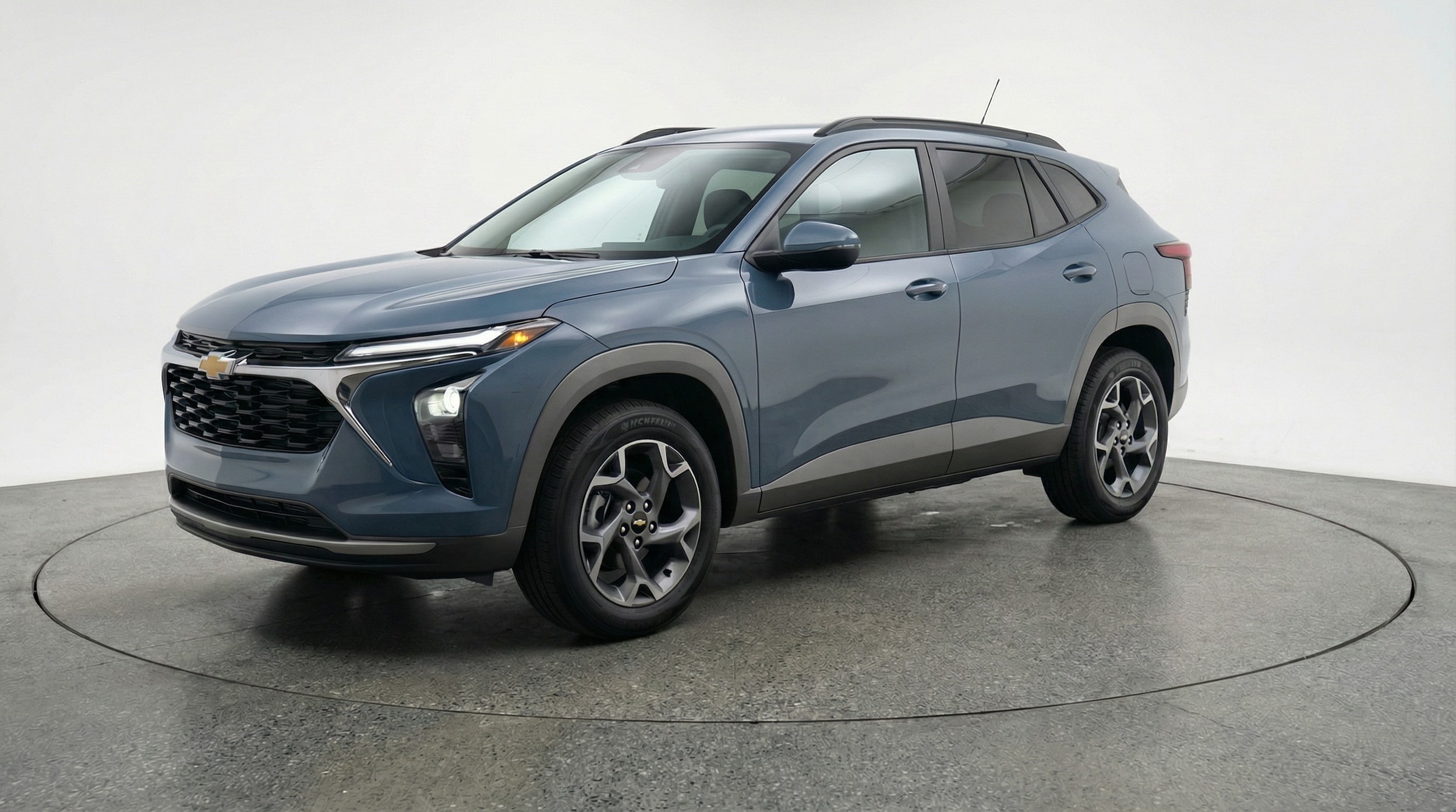 Thumbnail: 2025 Chevrolet Trax - 3