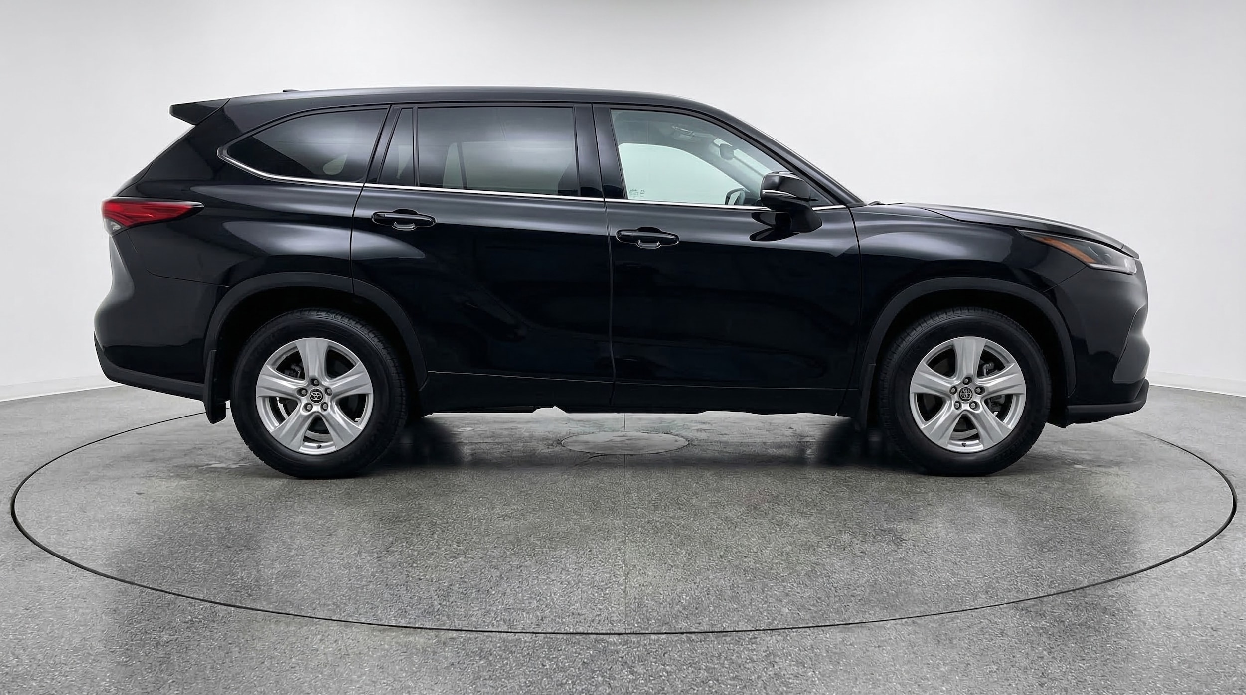 Thumbnail: 2025 Toyota Highlander - 8