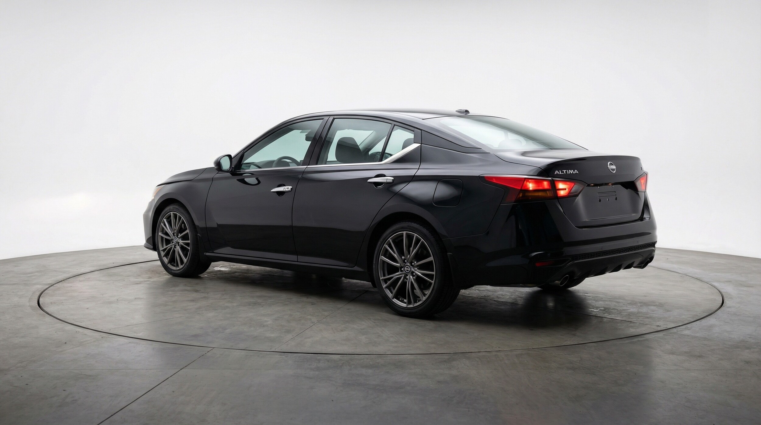 Thumbnail: 2025 Nissan Altima - 5