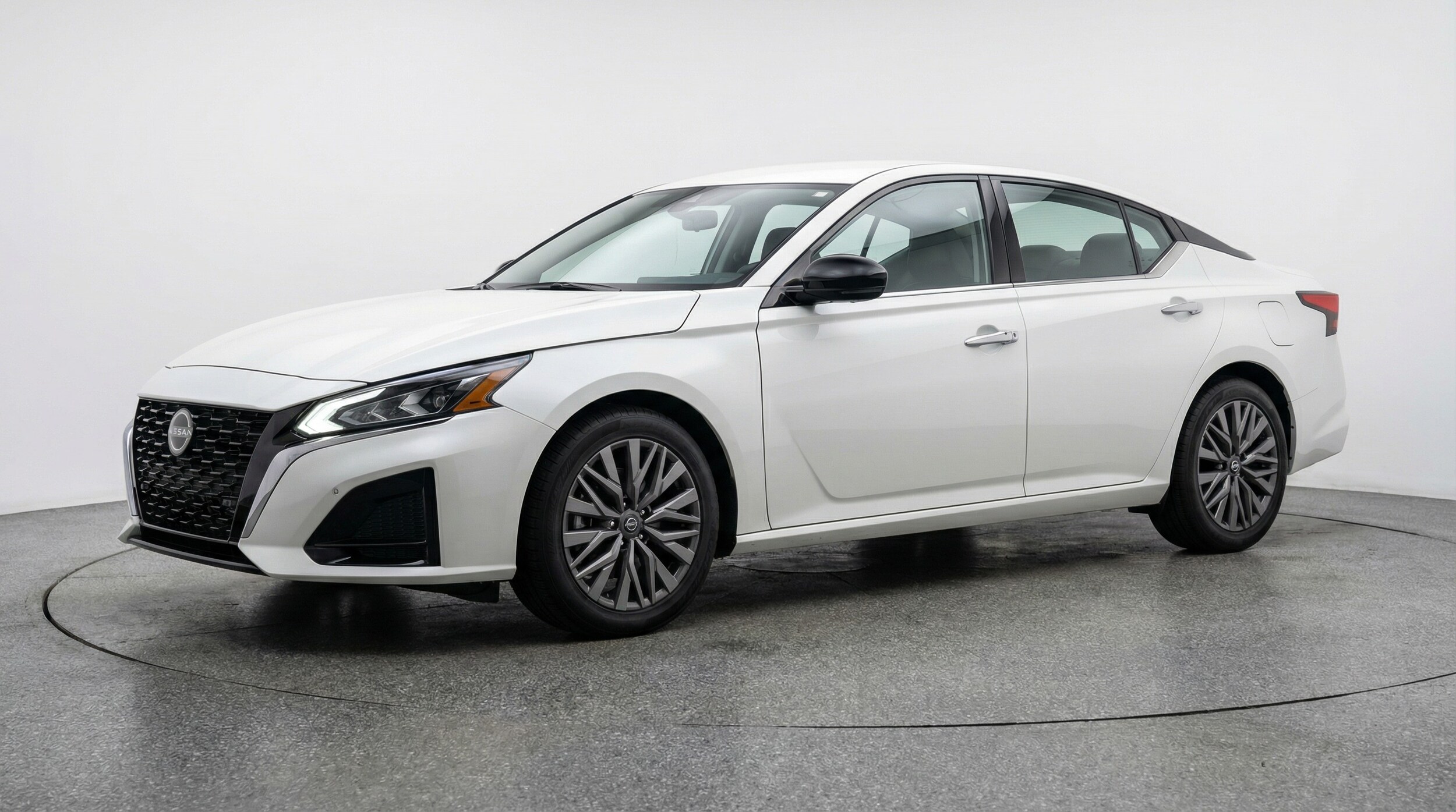 Thumbnail: 2025 Nissan Altima - 3