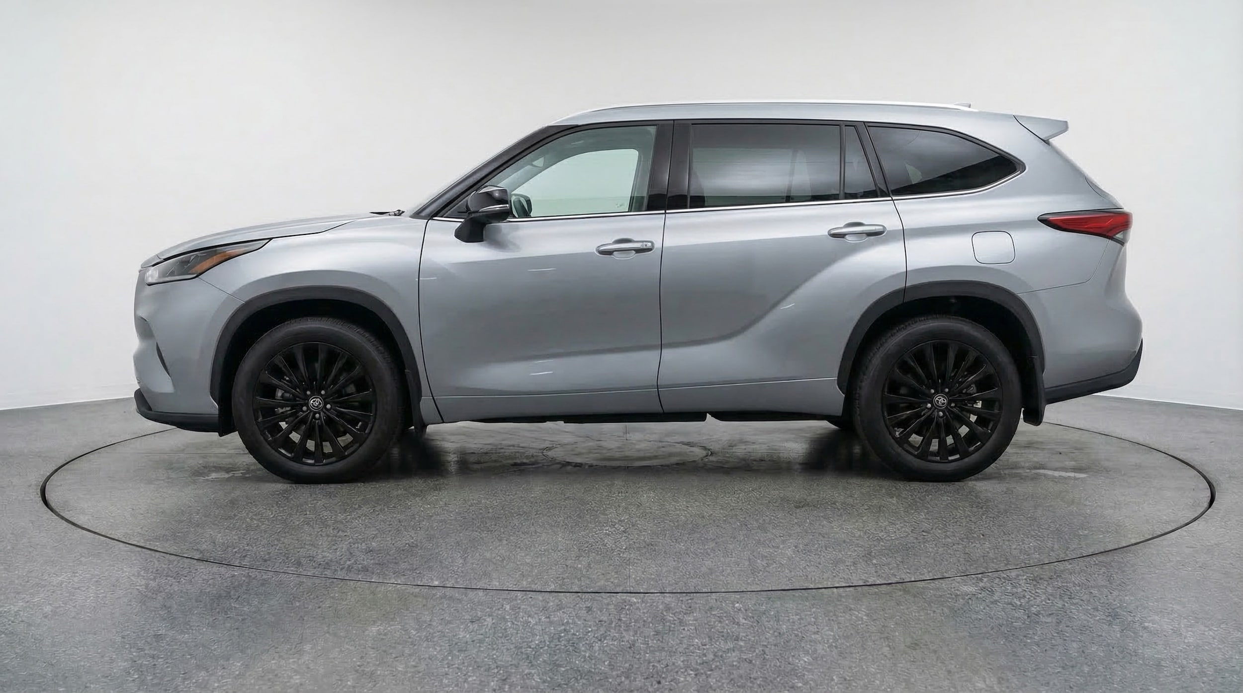 Thumbnail: 2025 Toyota Highlander - 4