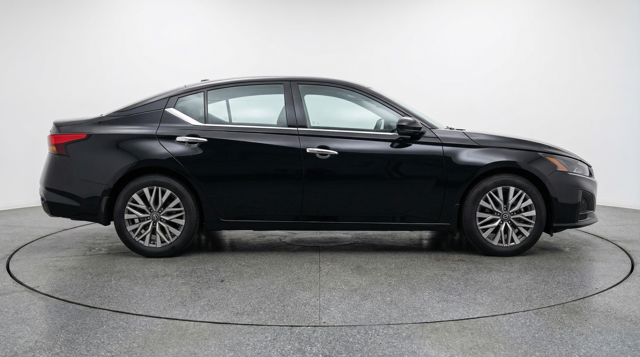 Thumbnail: 2025 Nissan Altima - 8