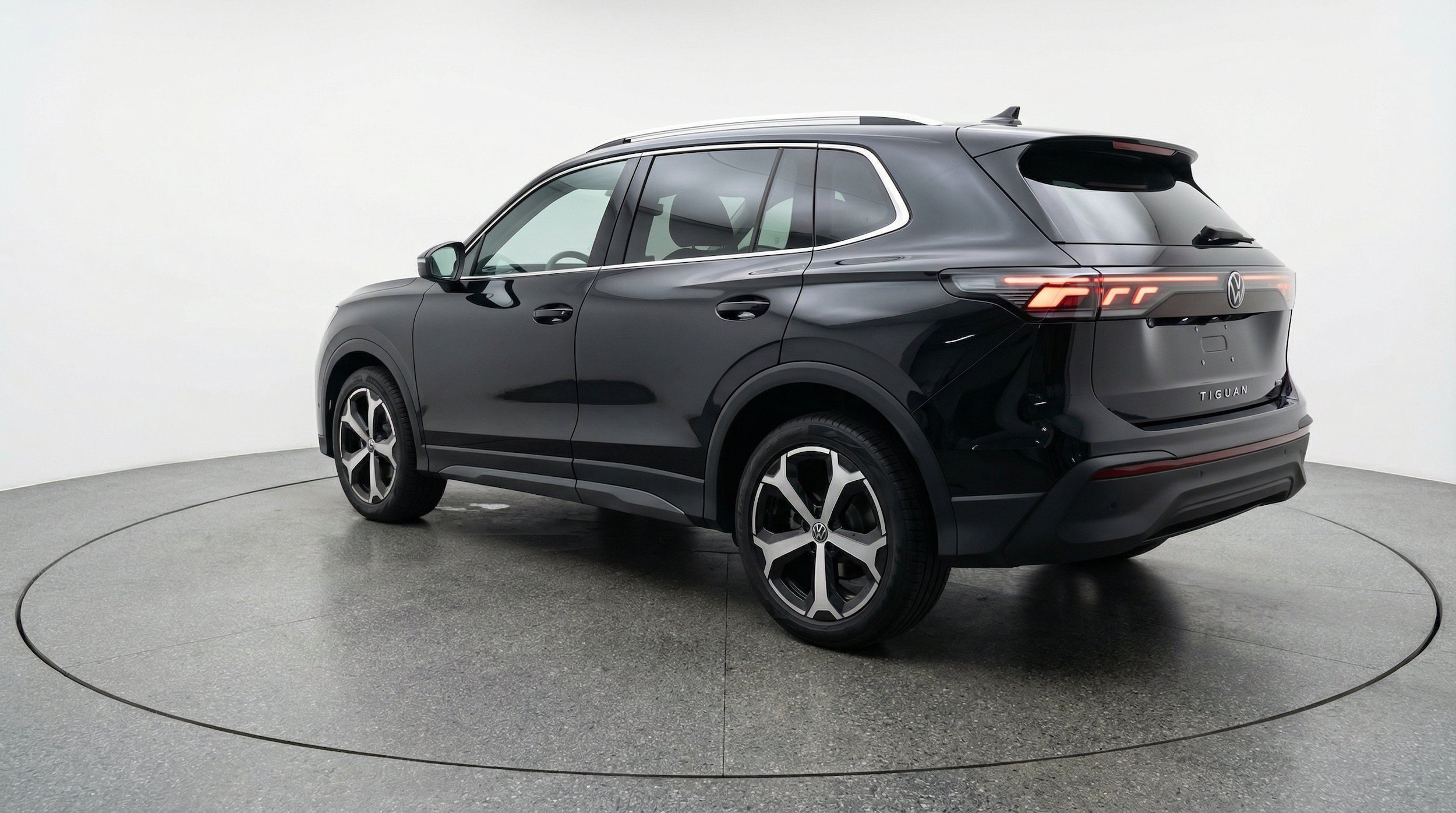 Thumbnail: 2026 Volkswagen Tiguan - 6