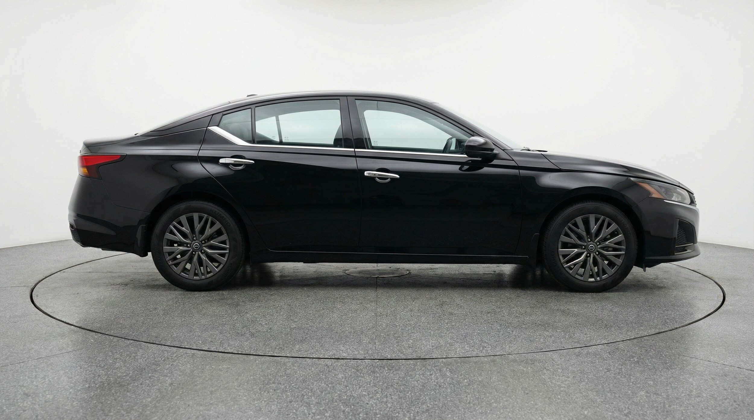 Thumbnail: 2025 Nissan Altima - 8