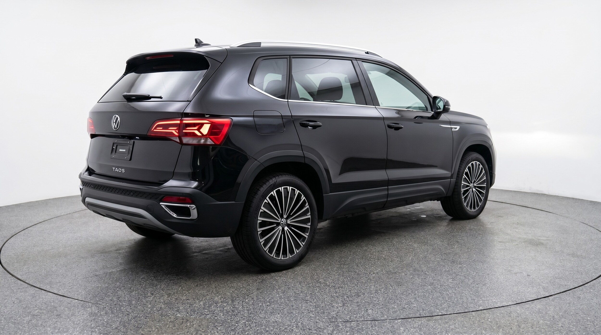 Thumbnail: 2025 Volkswagen Taos - 7