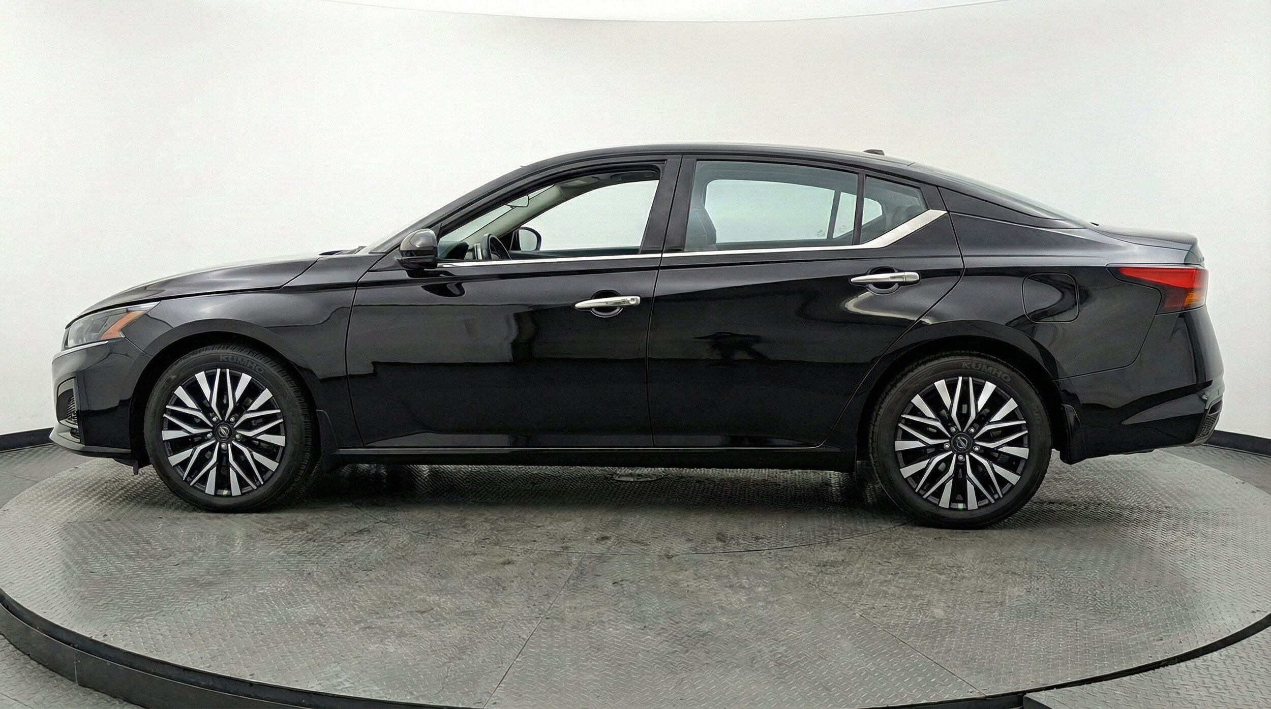 Thumbnail: 2026 Nissan Altima - 5