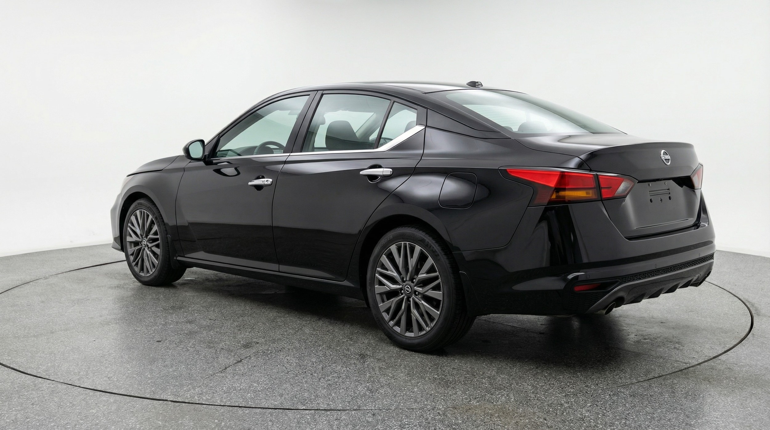 Thumbnail: 2025 Nissan Altima - 5