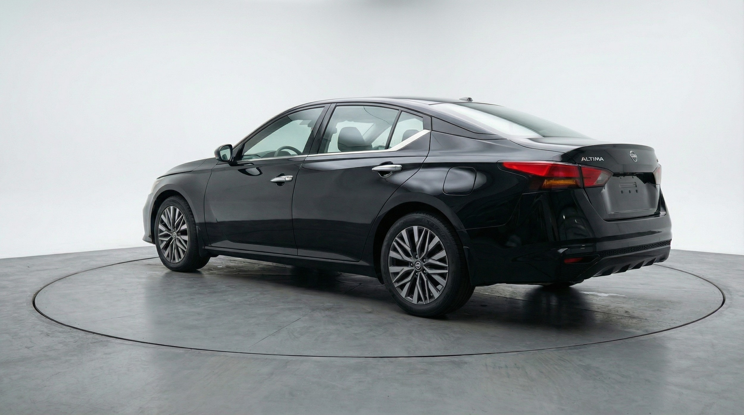 Thumbnail: 2025 Nissan Altima - 5