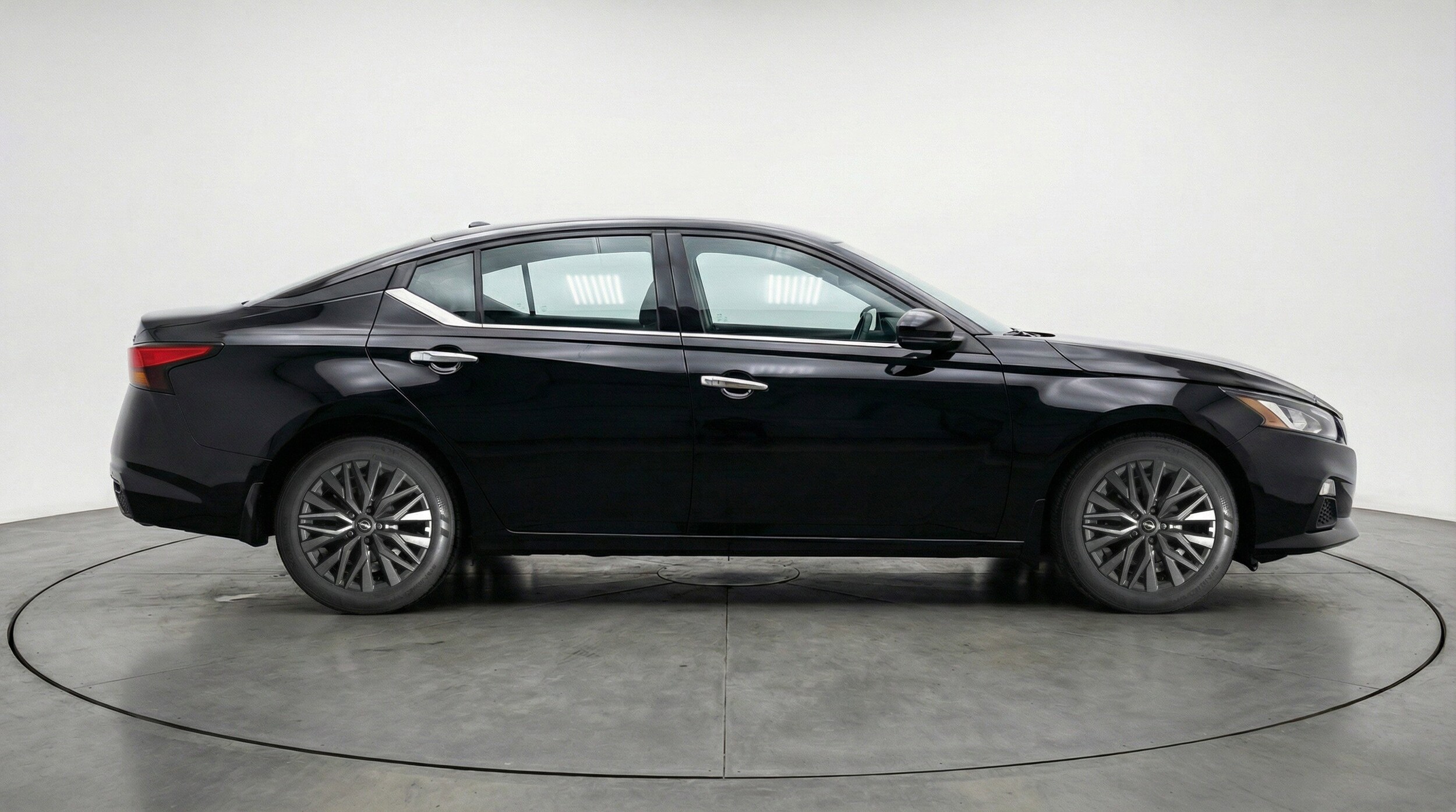 Thumbnail: 2025 Nissan Altima - 11