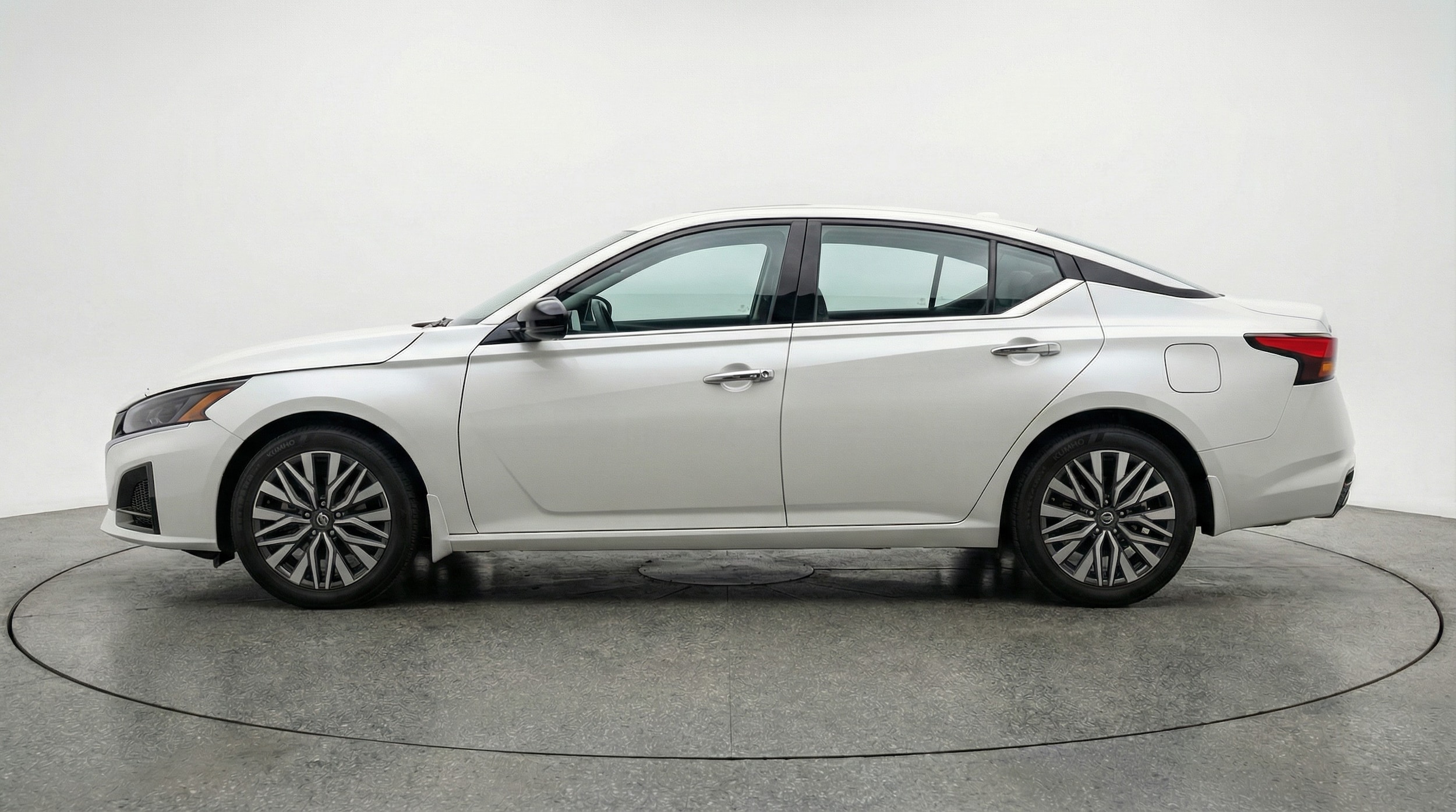 Thumbnail: 2025 Nissan Altima - 4