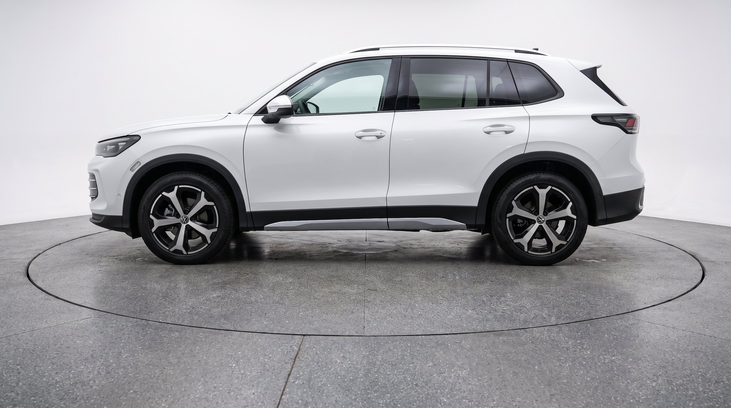 Thumbnail: 2026 Volkswagen Tiguan - 5
