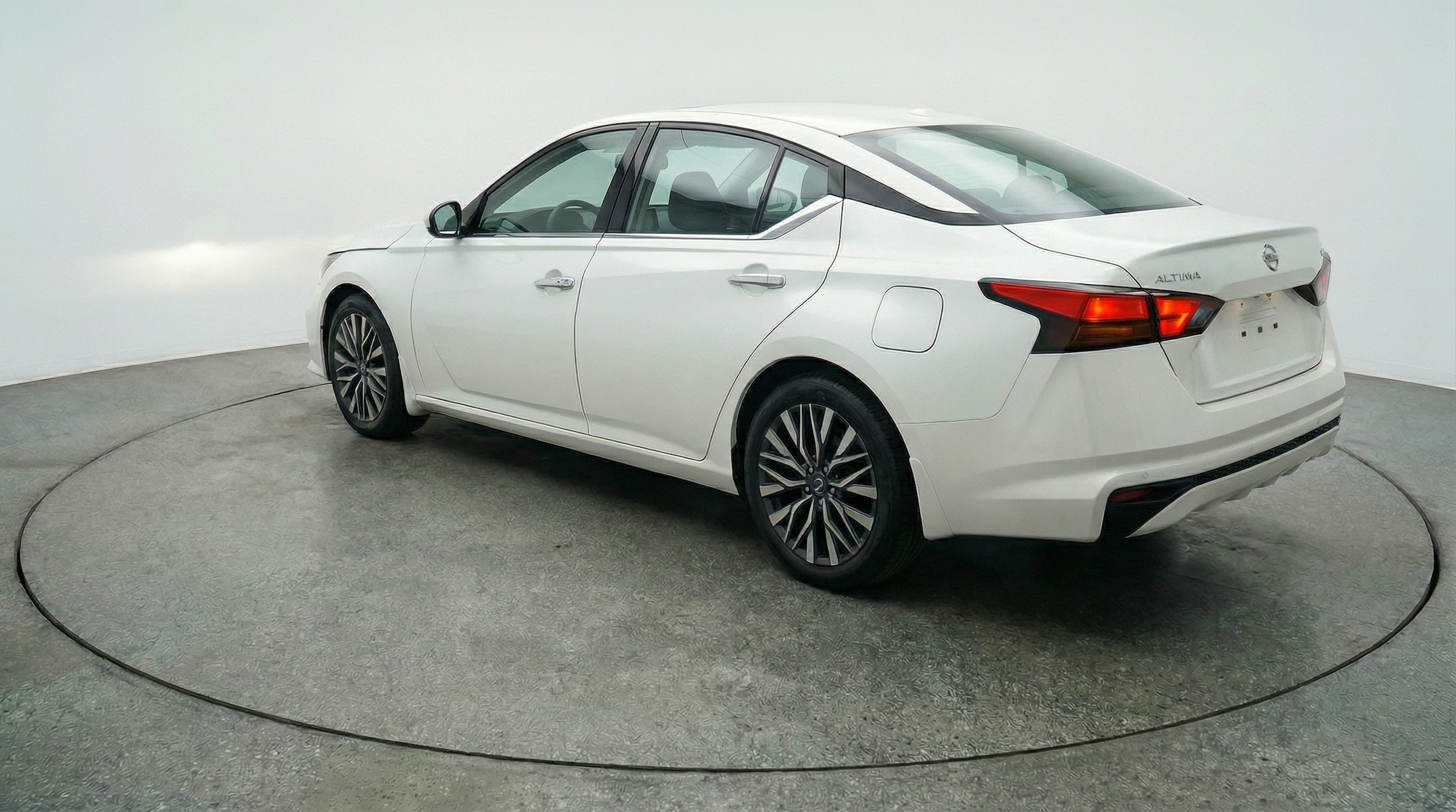 Thumbnail: 2025 Nissan Altima - 5