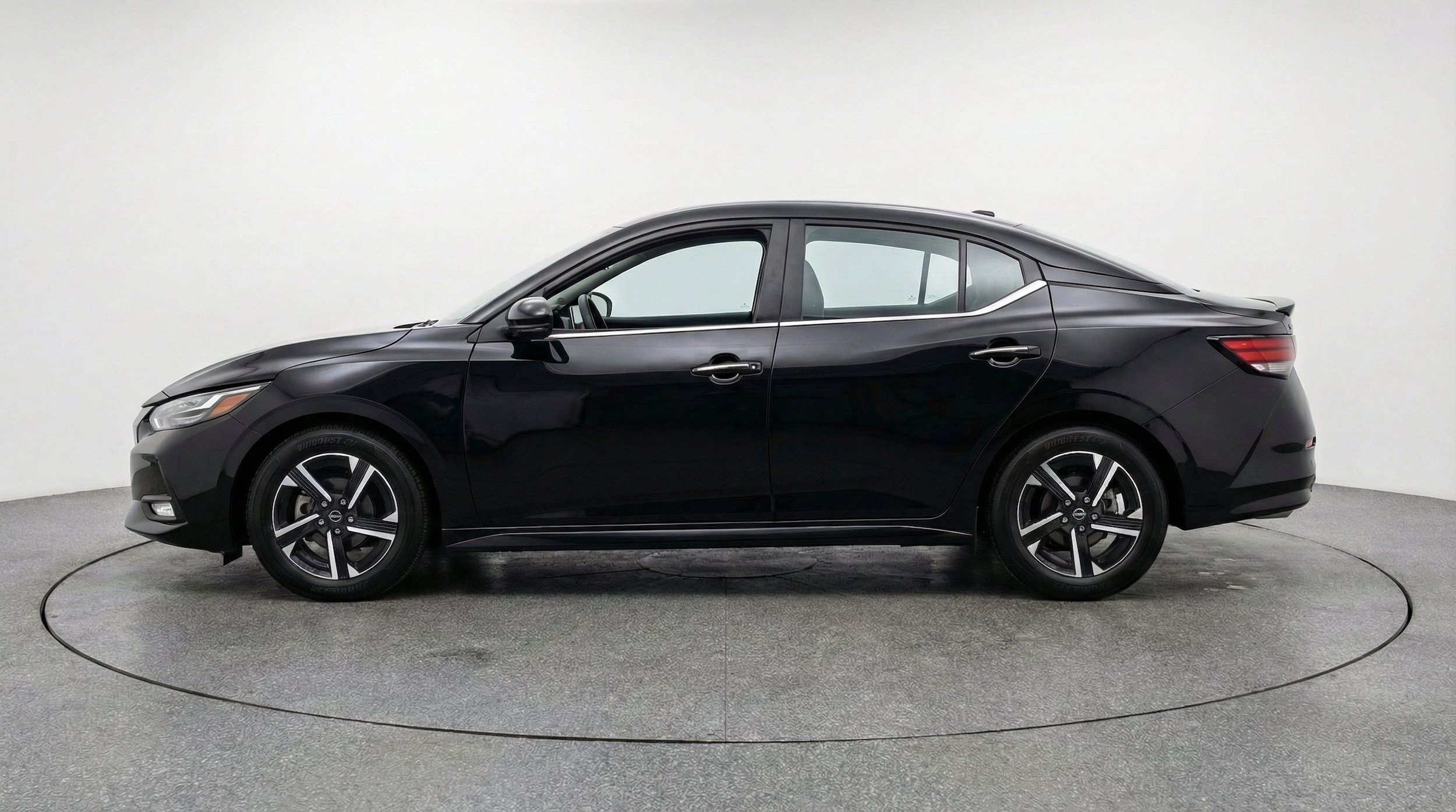 Thumbnail: 2025 Nissan Sentra - 5