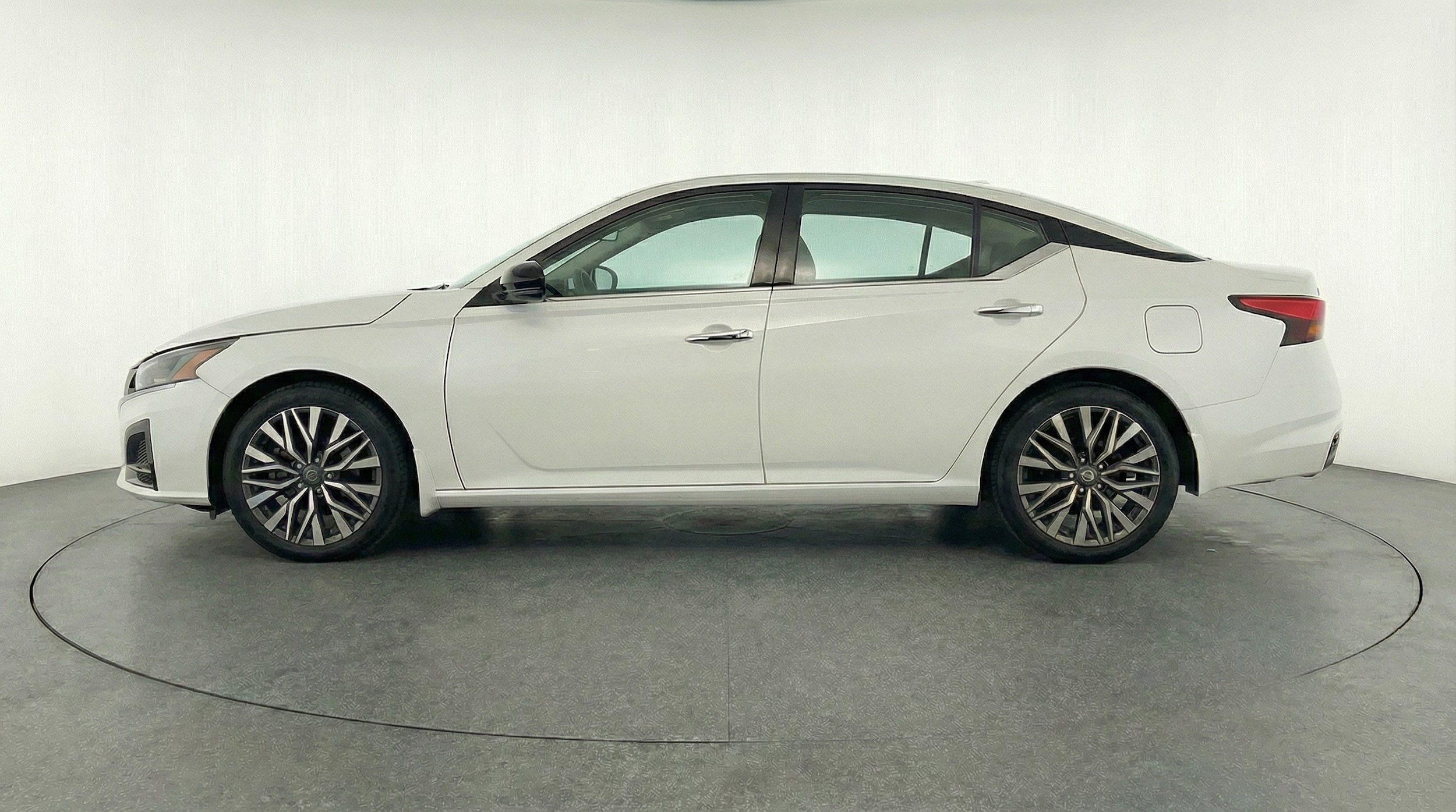 Thumbnail: 2025 Nissan Altima - 4