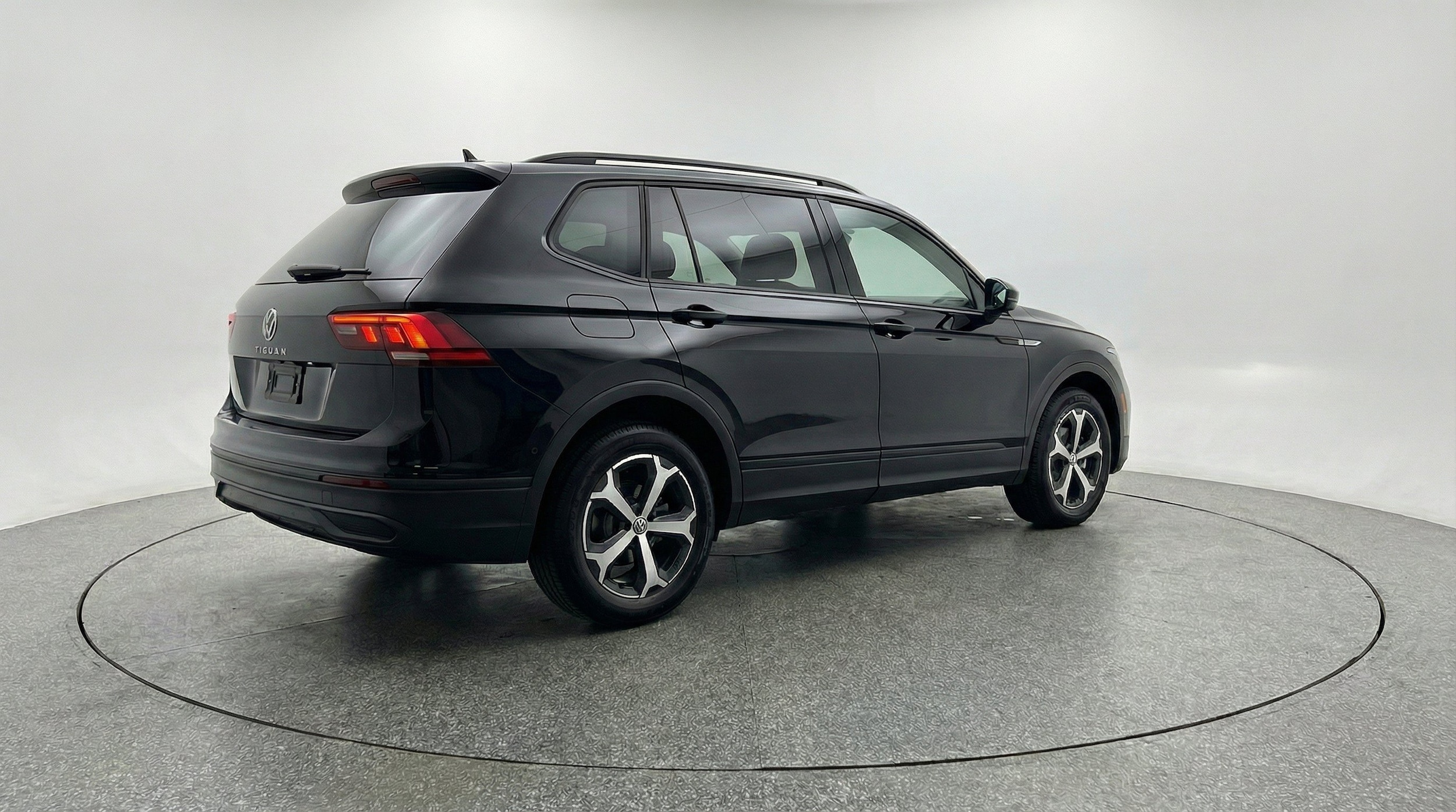 Thumbnail: 2026 Volkswagen Tiguan - 9