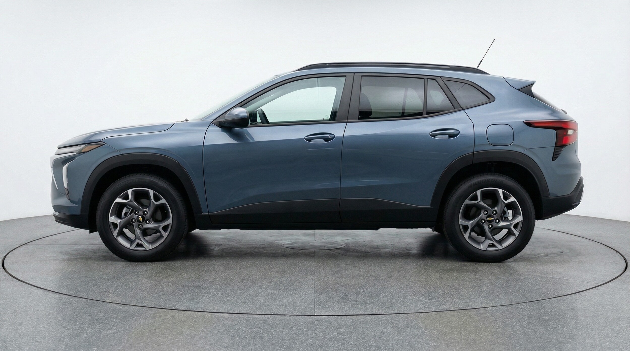 Thumbnail: 2025 Chevrolet Trax - 4