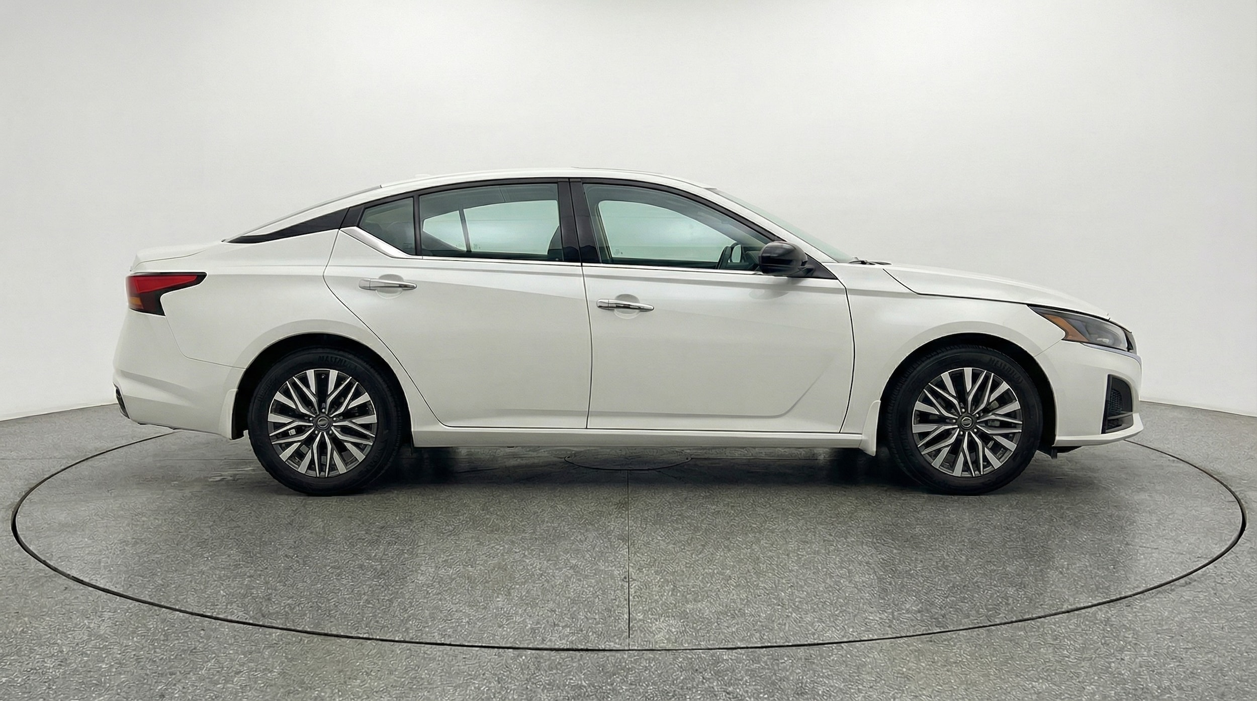 Thumbnail: 2025 Nissan Altima - 8