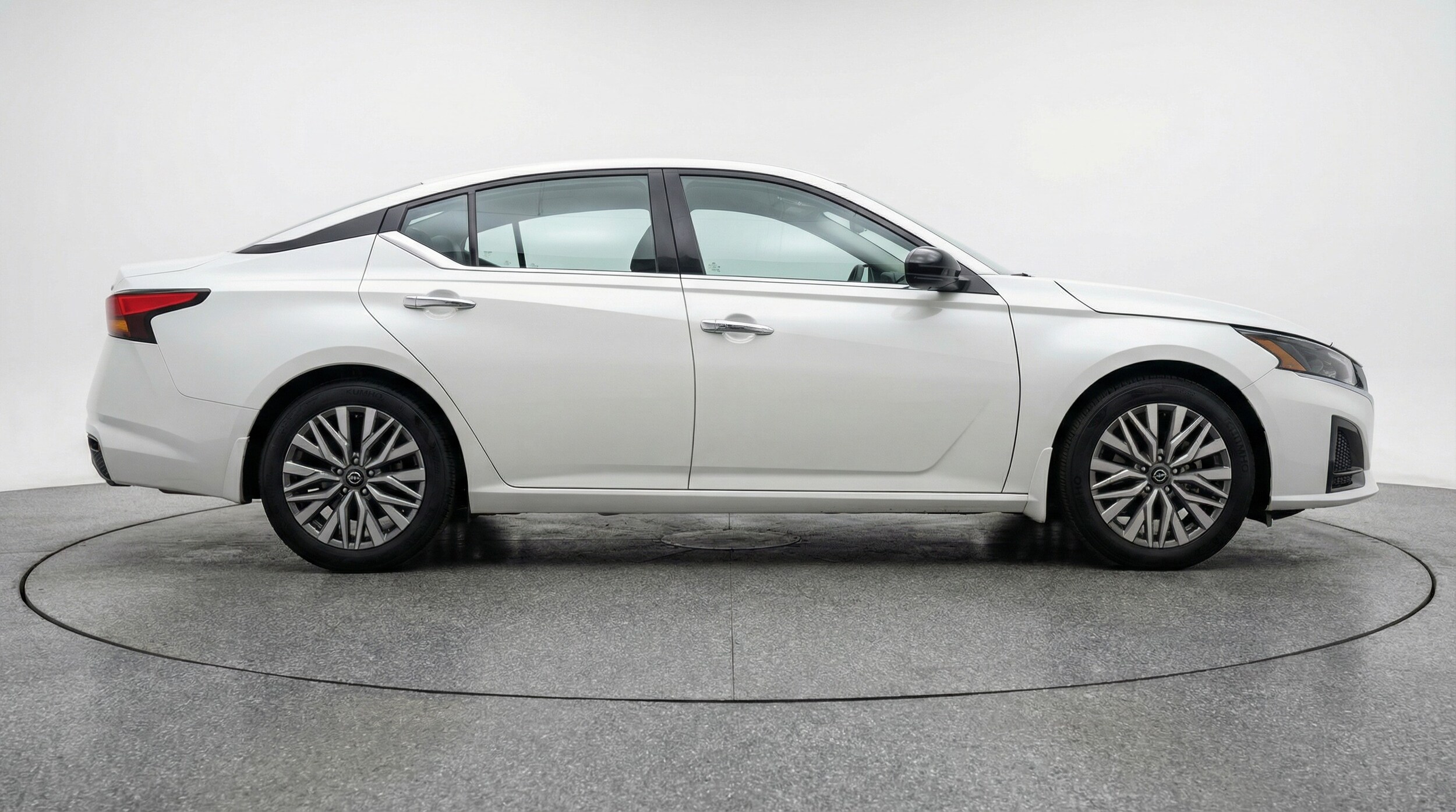 Thumbnail: 2025 Nissan Altima - 8