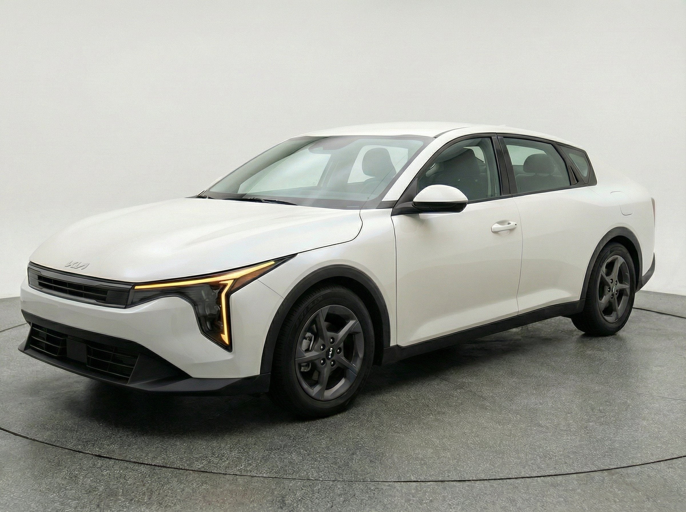 Thumbnail: 2025 Kia K4 - 3