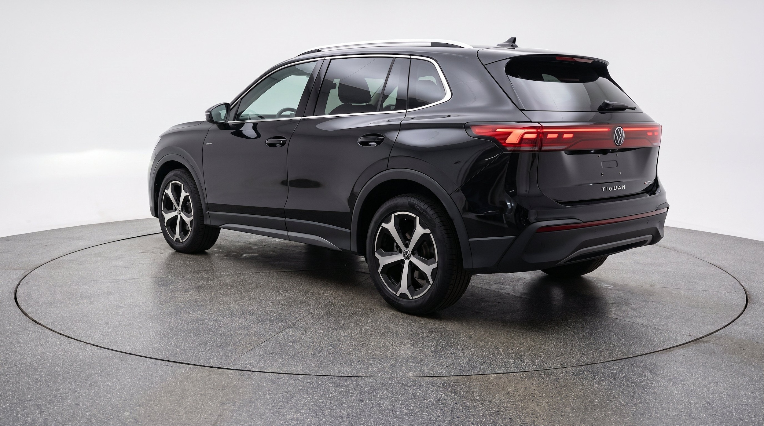 Thumbnail: 2026 Volkswagen Tiguan - 6