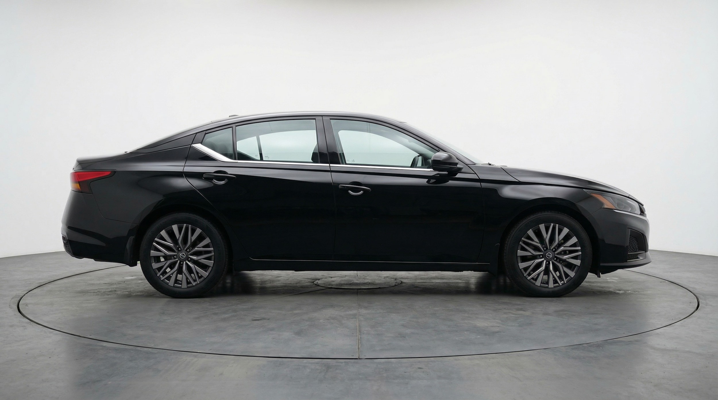 Thumbnail: 2025 Nissan Altima - 8