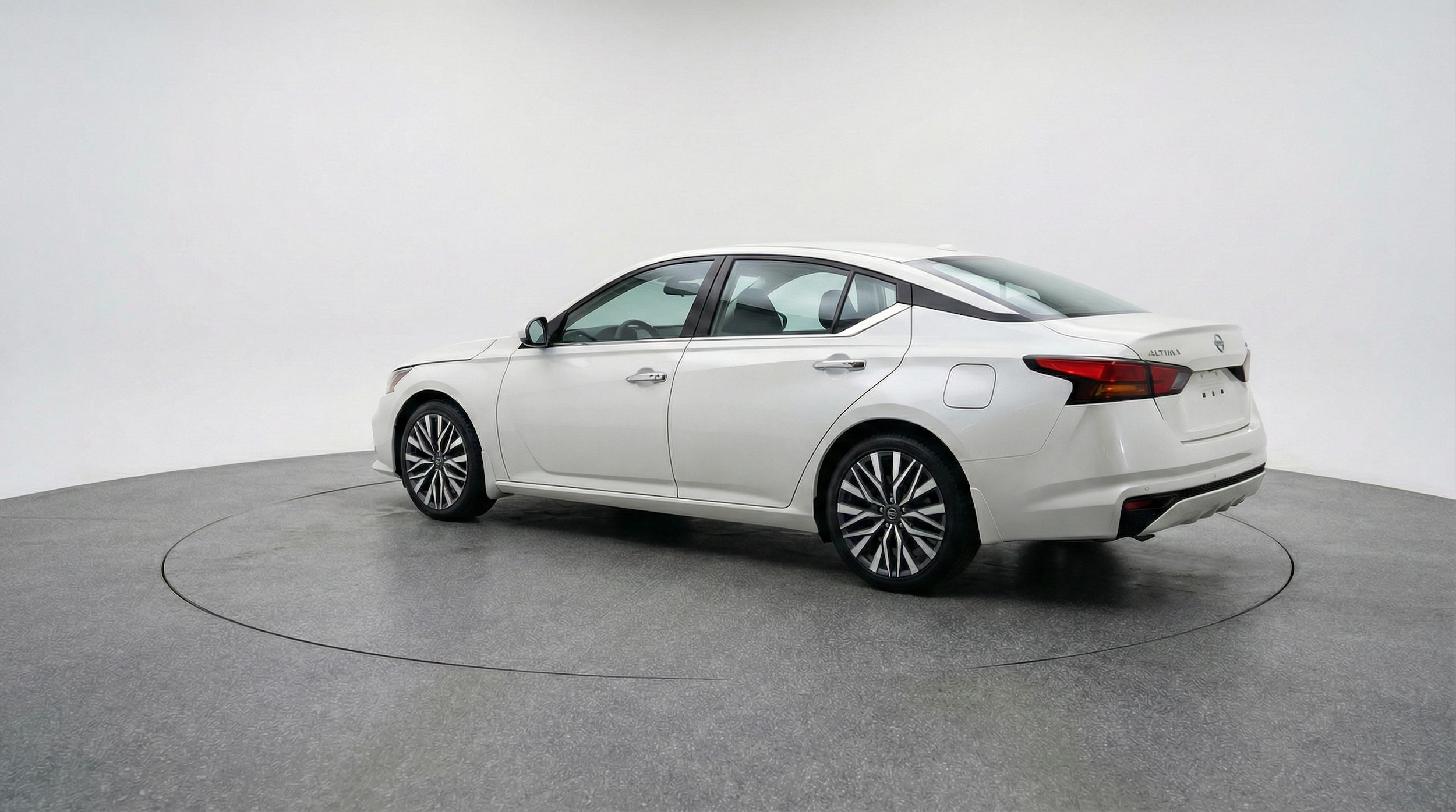 Thumbnail: 2025 Nissan Altima - 5