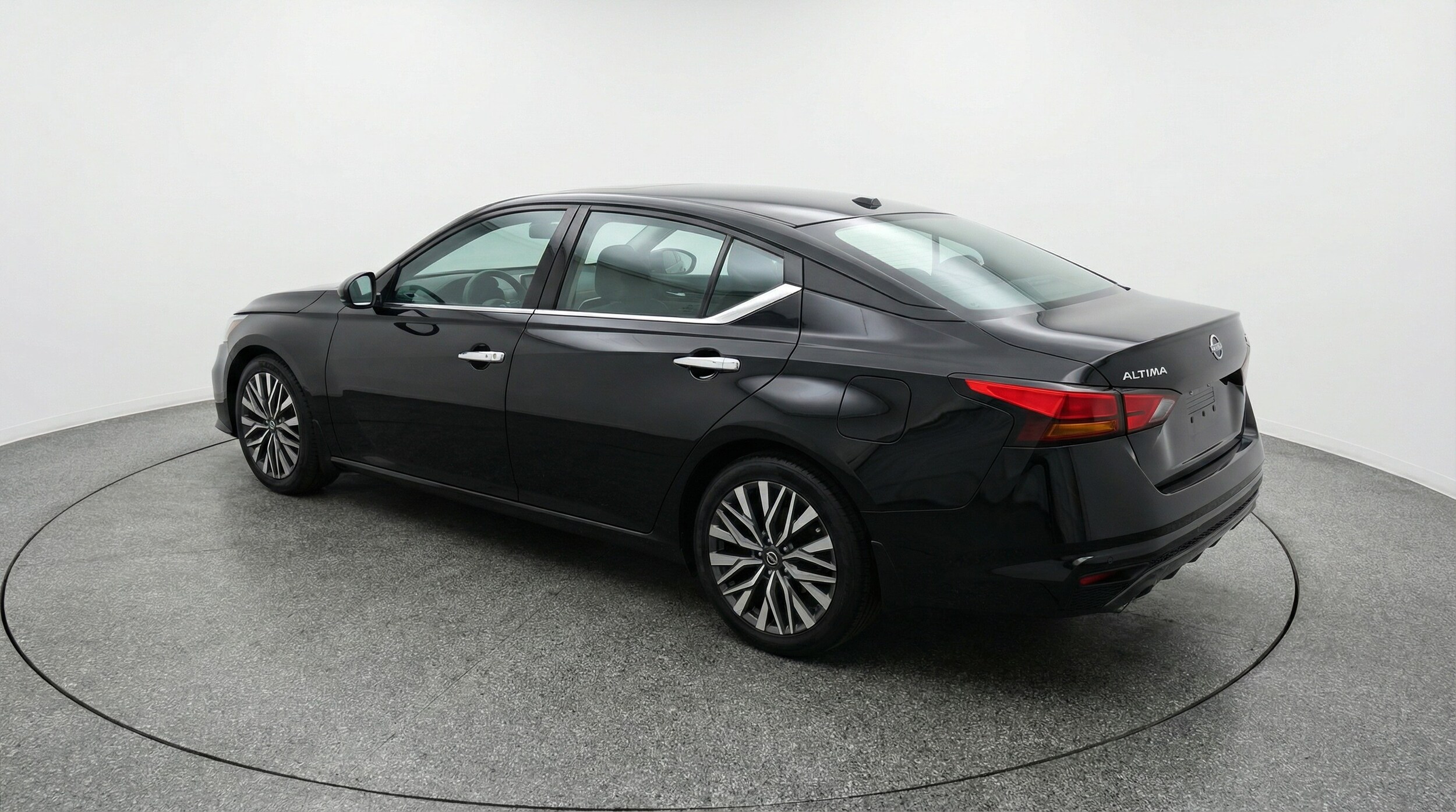 Thumbnail: 2025 Nissan Altima - 5