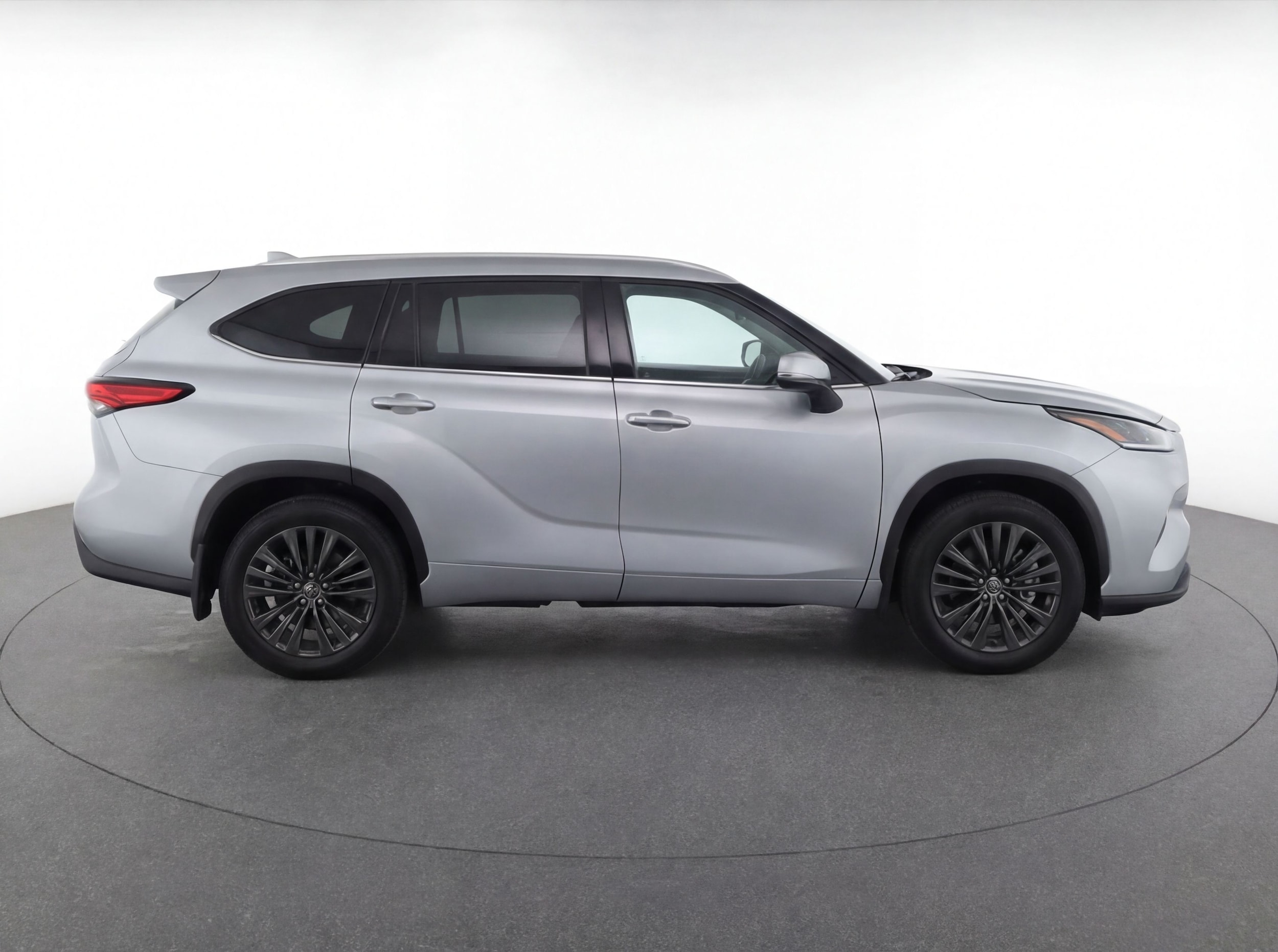 Thumbnail: 2024 Toyota Highlander - 8