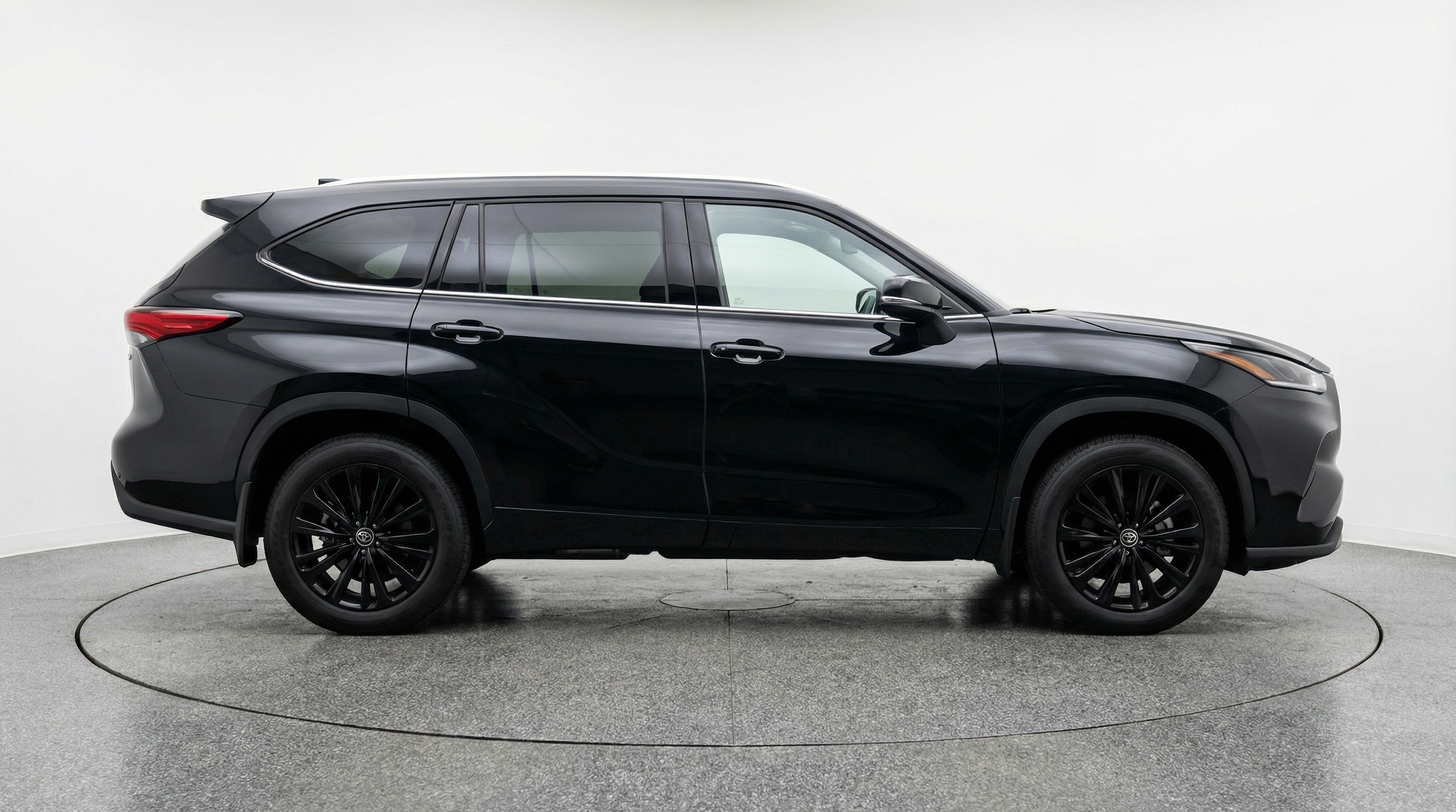 Thumbnail: 2025 Toyota Highlander - 8