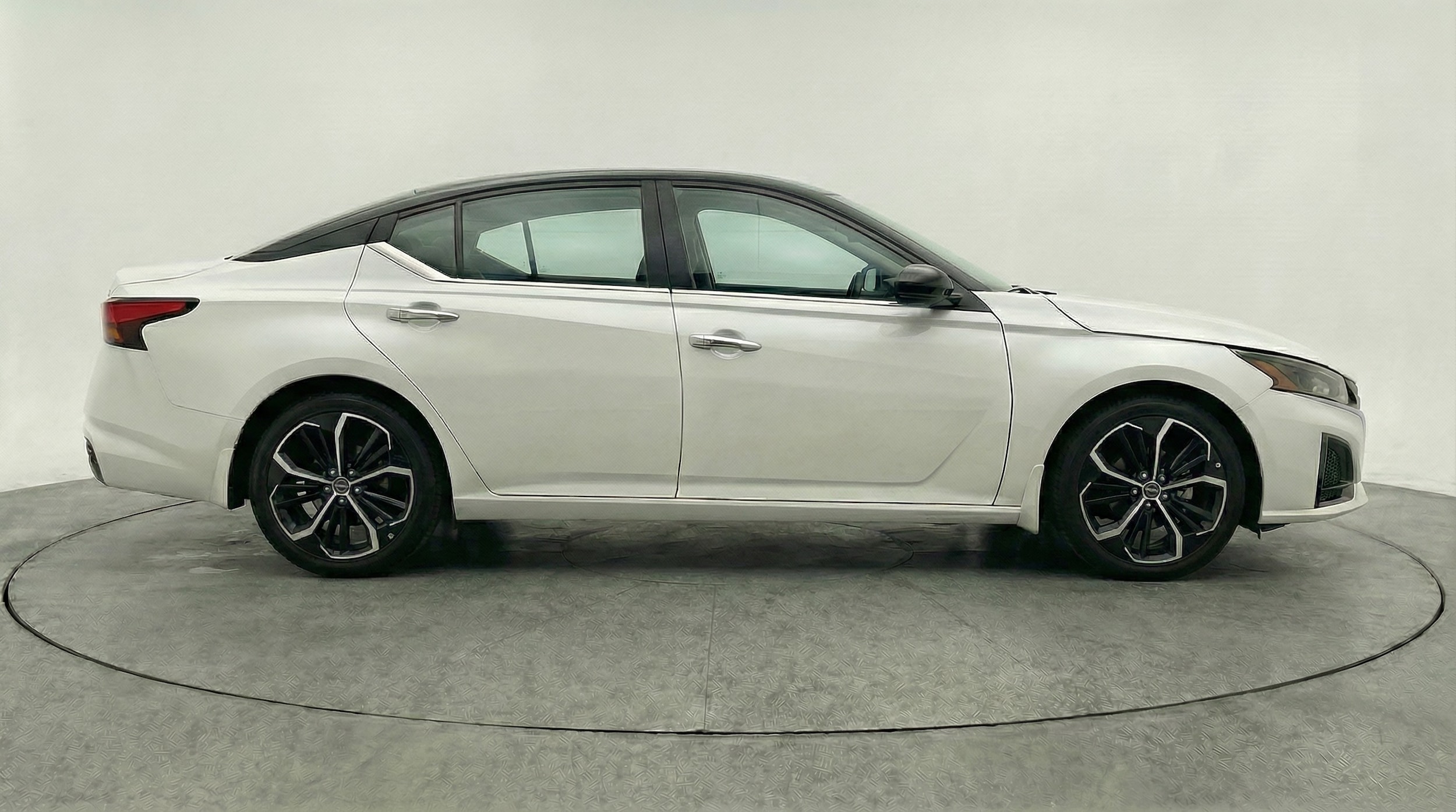 Thumbnail: 2025 Nissan Altima - 8