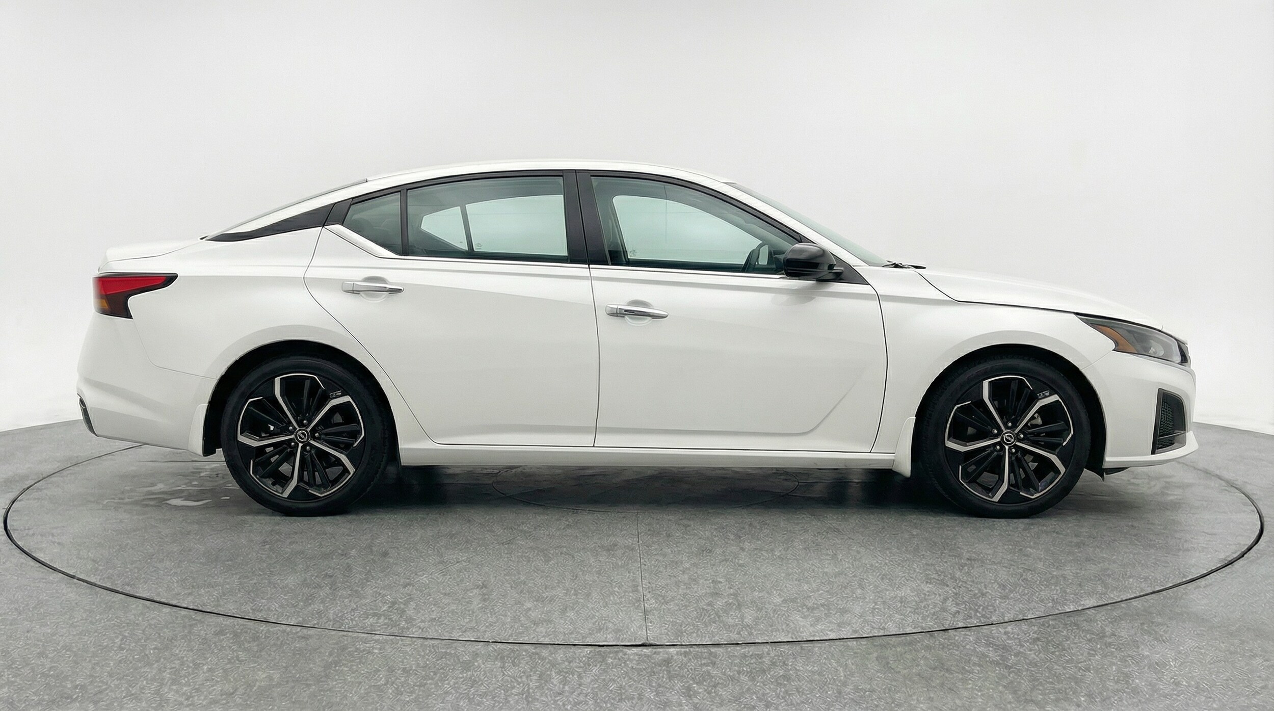 Thumbnail: 2025 Nissan Altima - 8