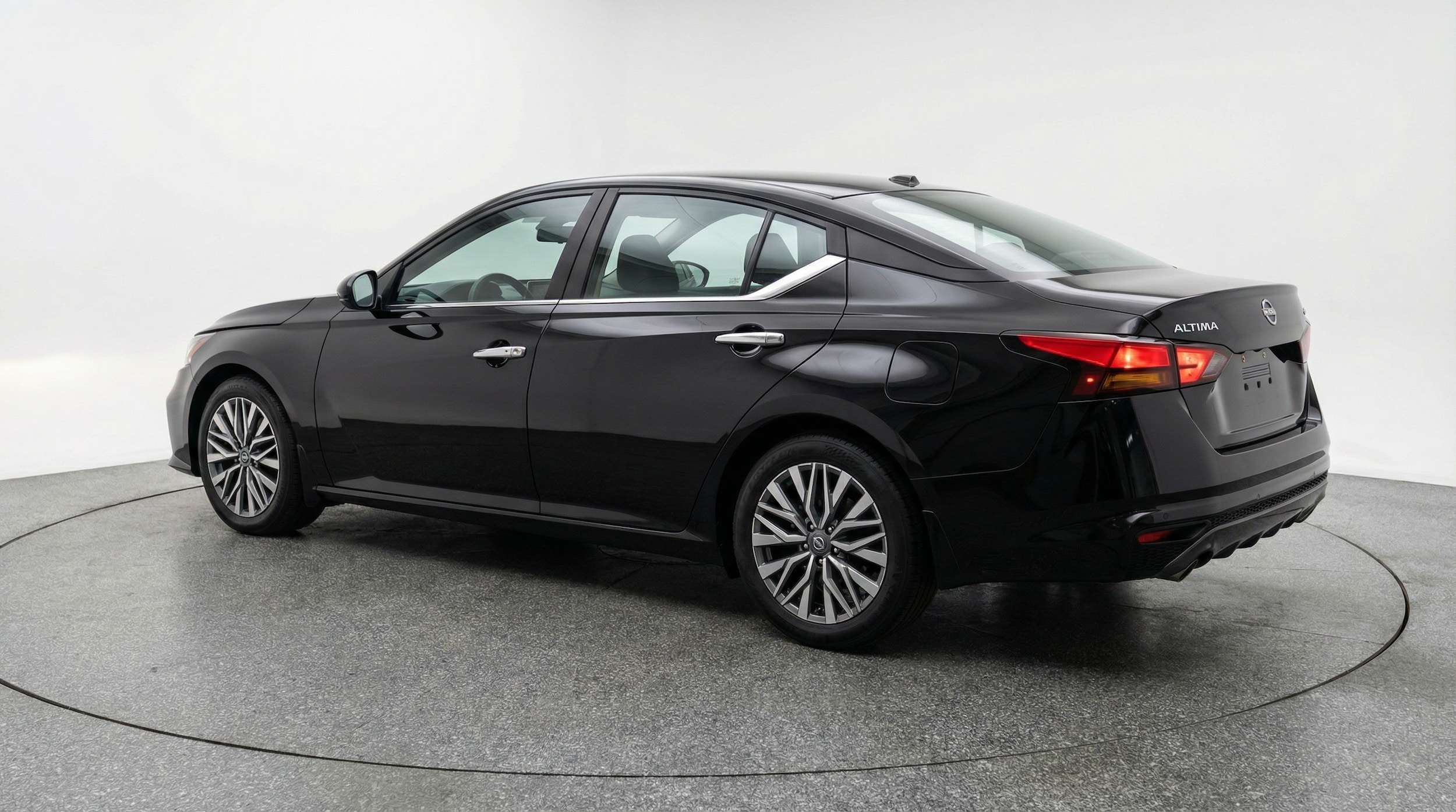 Thumbnail: 2025 Nissan Altima - 5