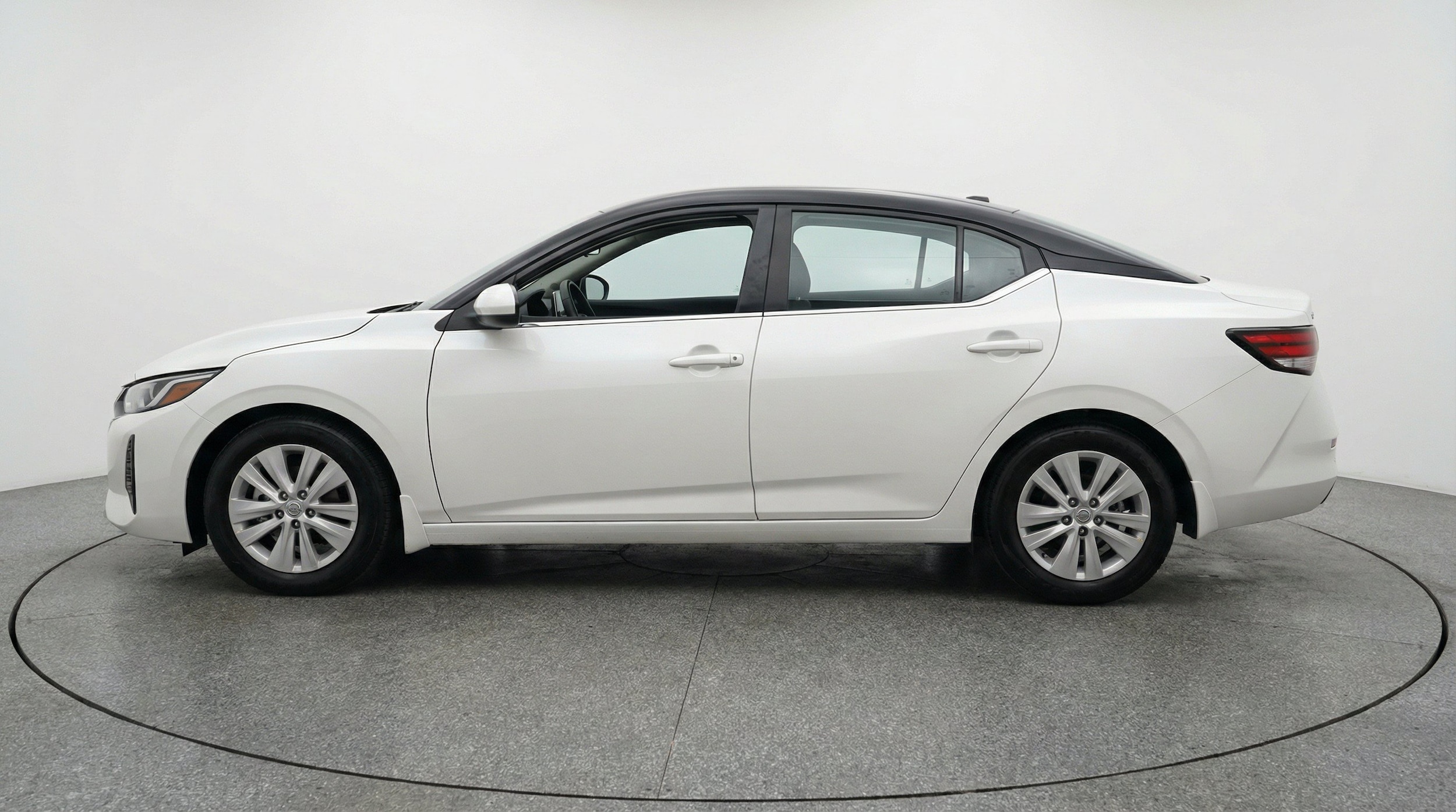 Thumbnail: 2025 Nissan Sentra - 5