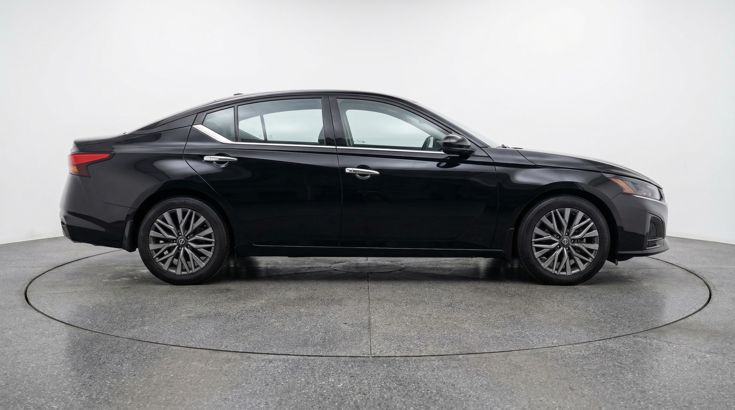 Thumbnail: 2025 Nissan Altima - 8