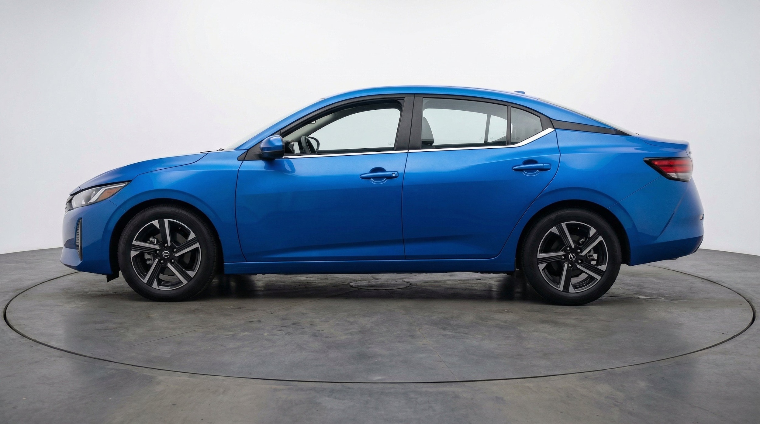 Thumbnail: 2025 Nissan Sentra - 5