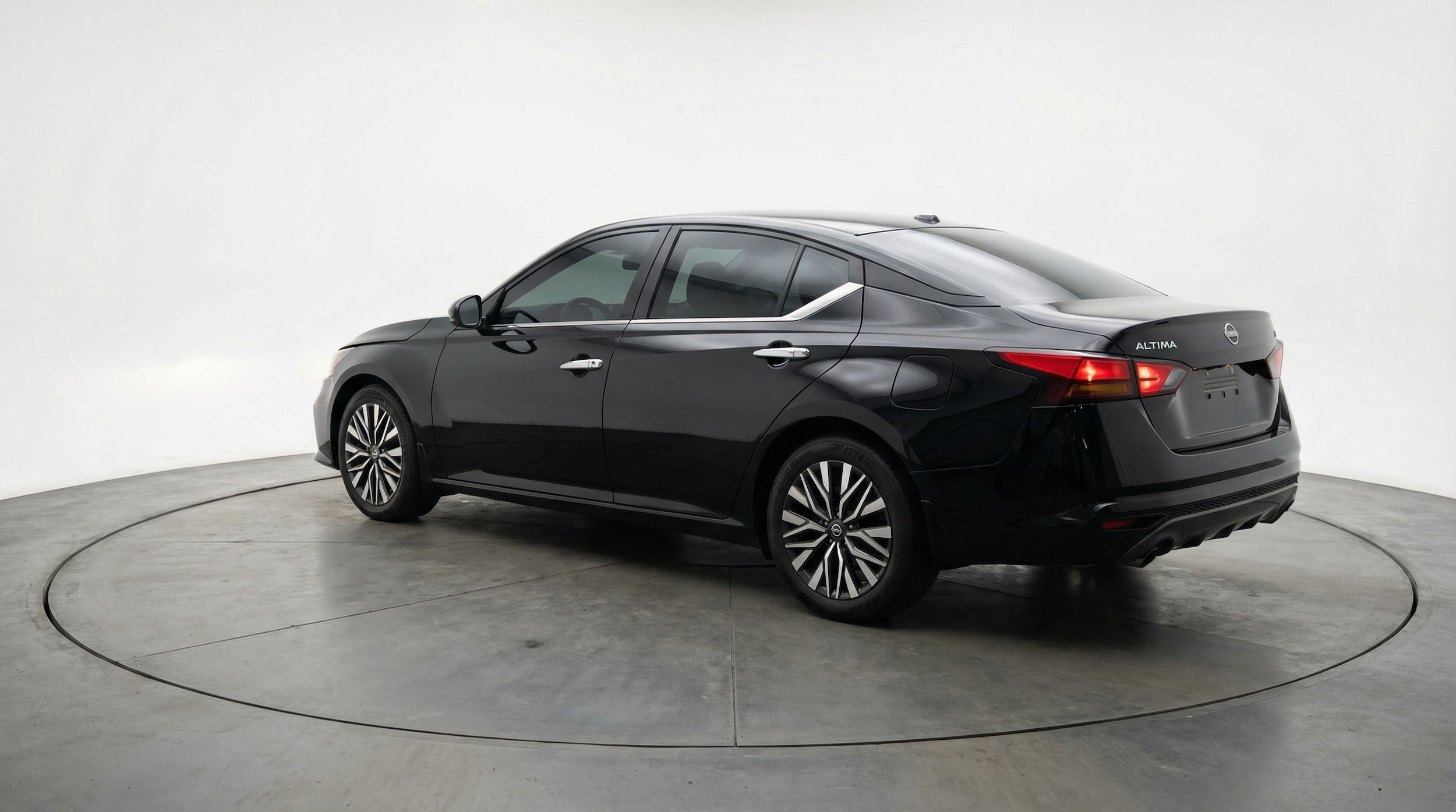 Thumbnail: 2025 Nissan Altima - 5