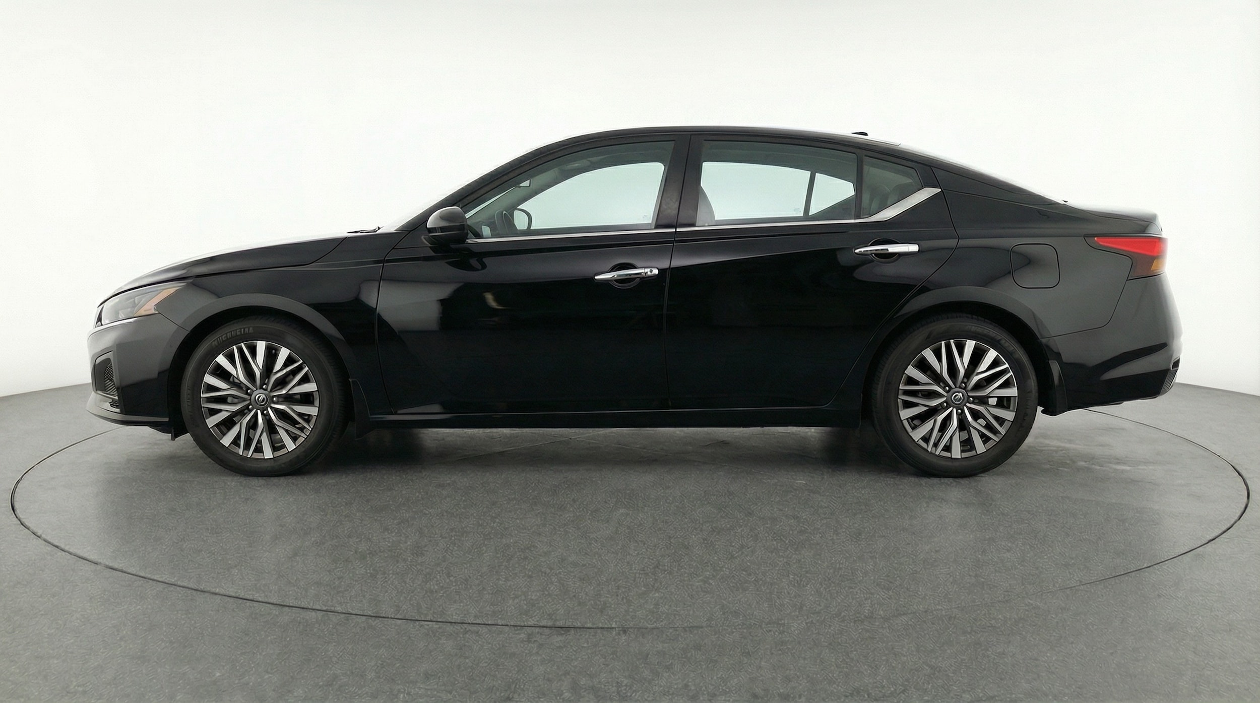 Thumbnail: 2025 Nissan Altima - 4