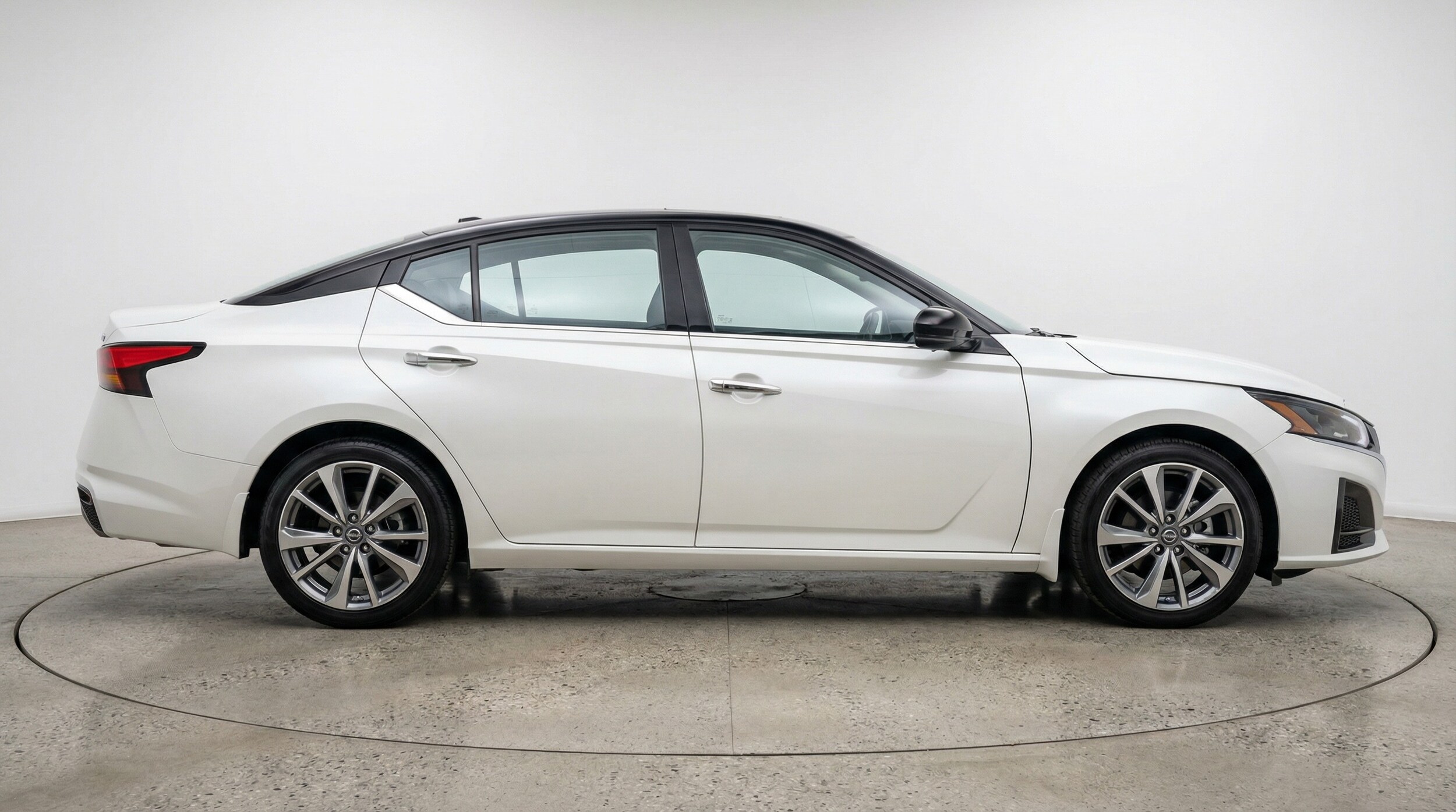 Thumbnail: 2025 Nissan Altima - 8