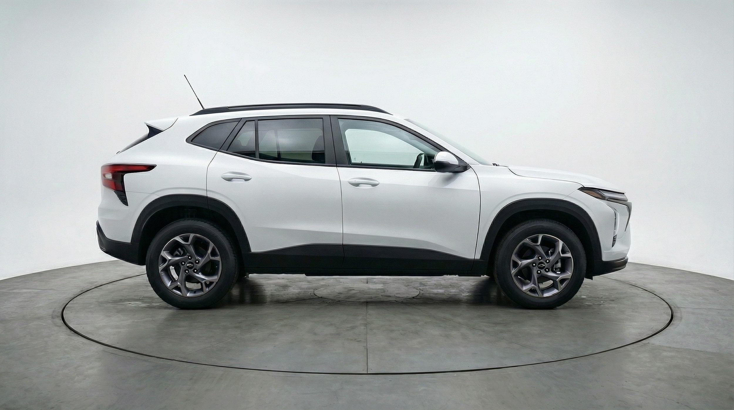 Thumbnail: 2025 Chevrolet Trax - 8