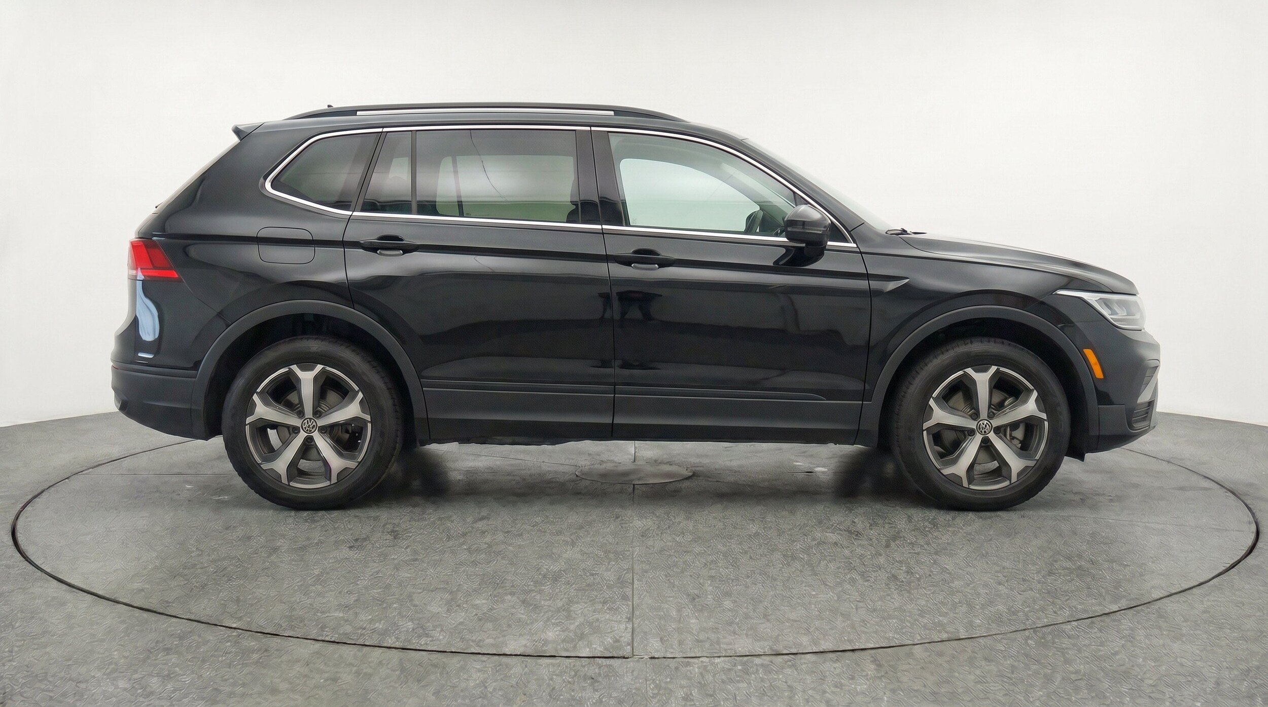 Thumbnail: 2026 Volkswagen Tiguan - 10