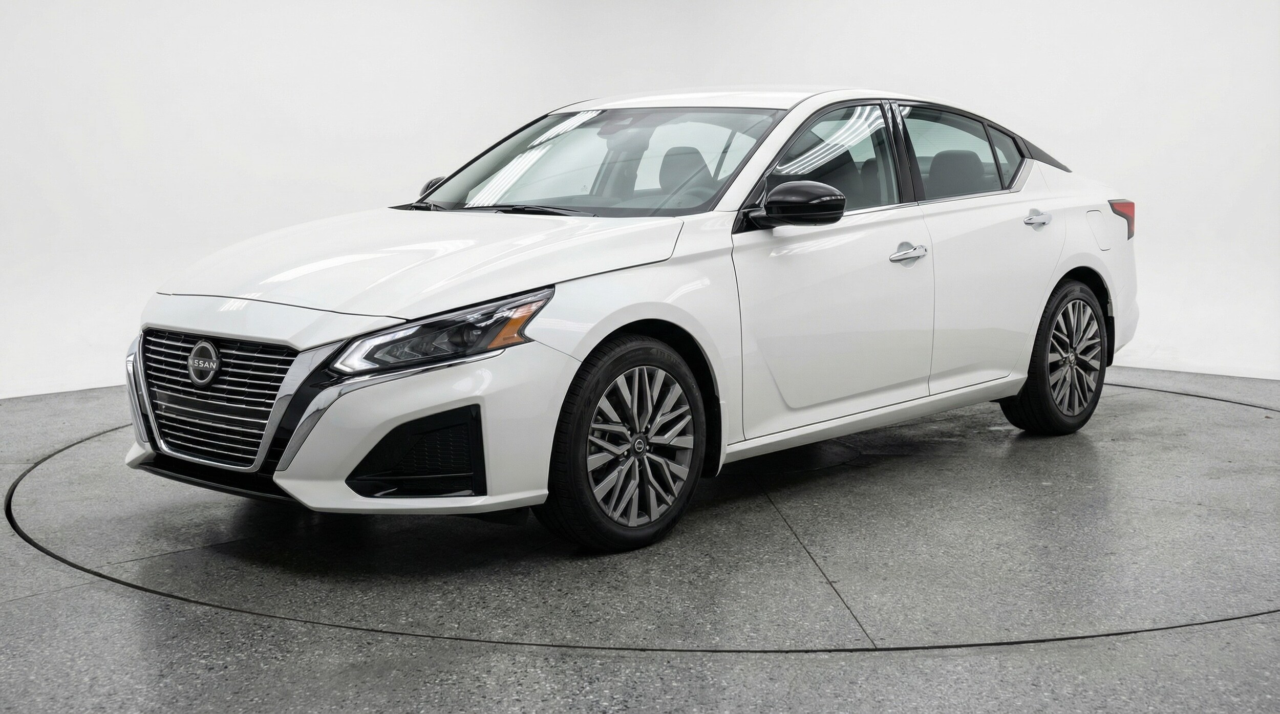 Thumbnail: 2025 Nissan Altima - 3