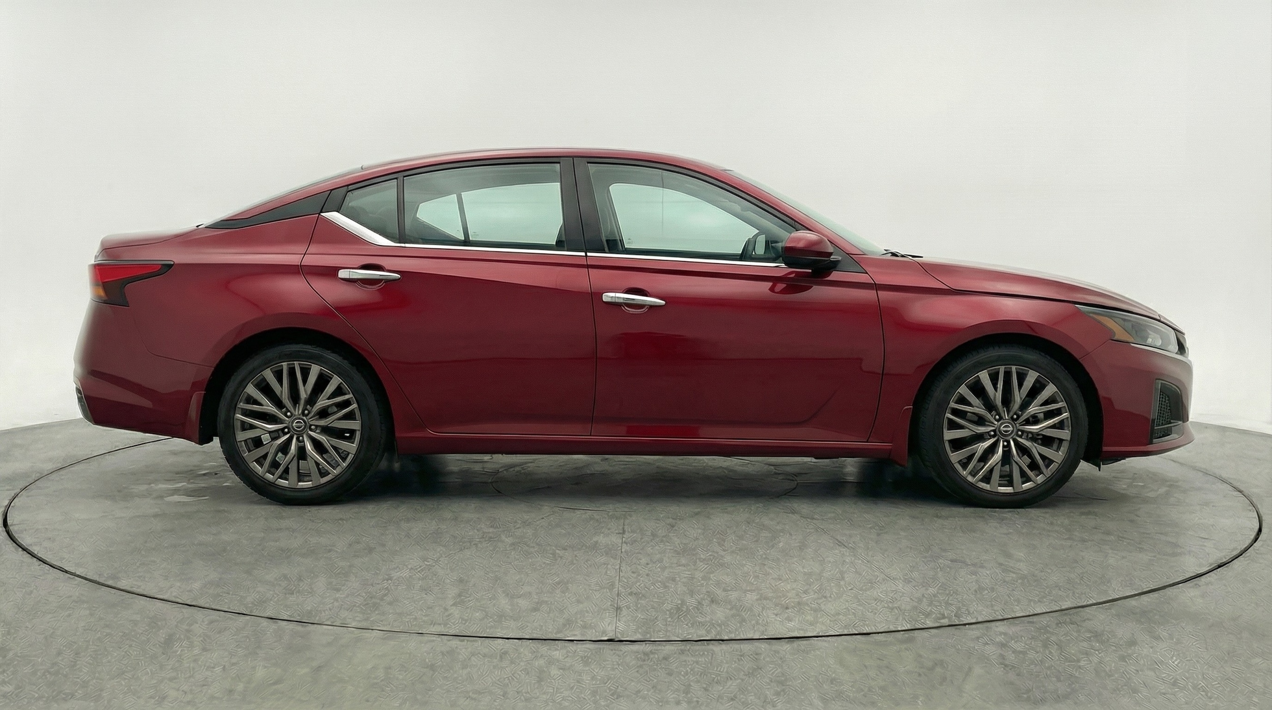 Thumbnail: 2025 Nissan Altima - 8