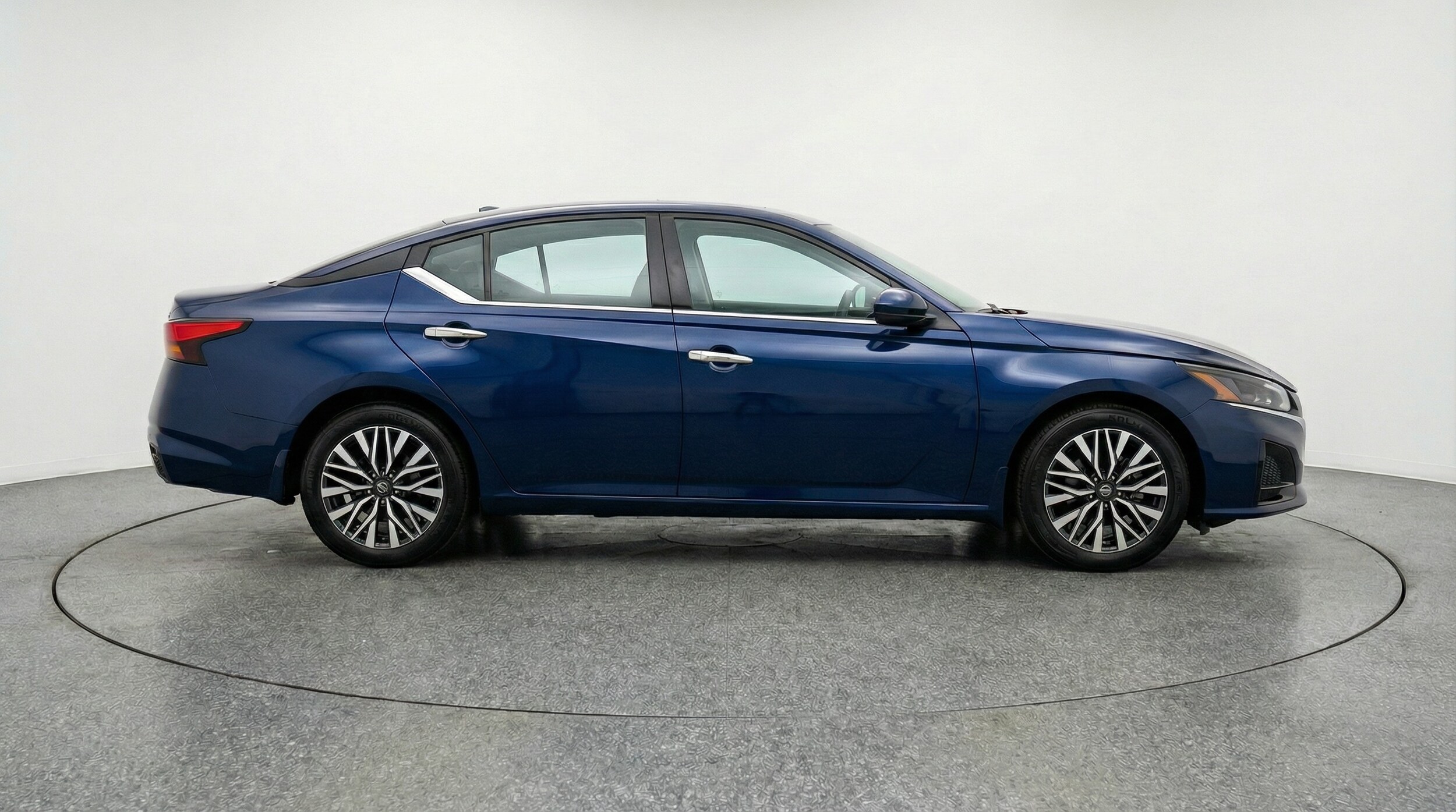 Thumbnail: 2025 Nissan Altima - 8
